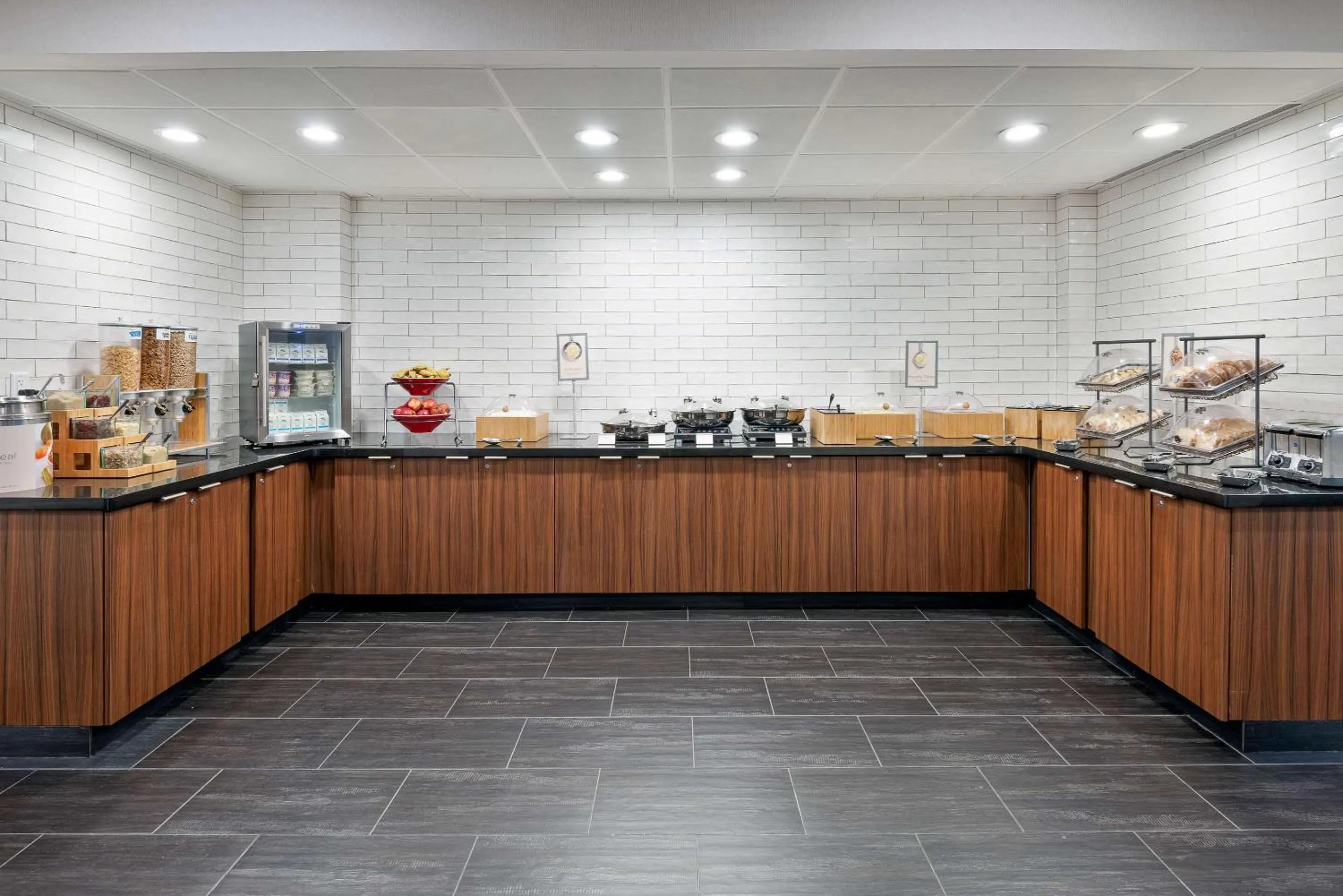 Breakfast in The Connally Hotel Downtown Atlanta, an Ascend Collection Hotel