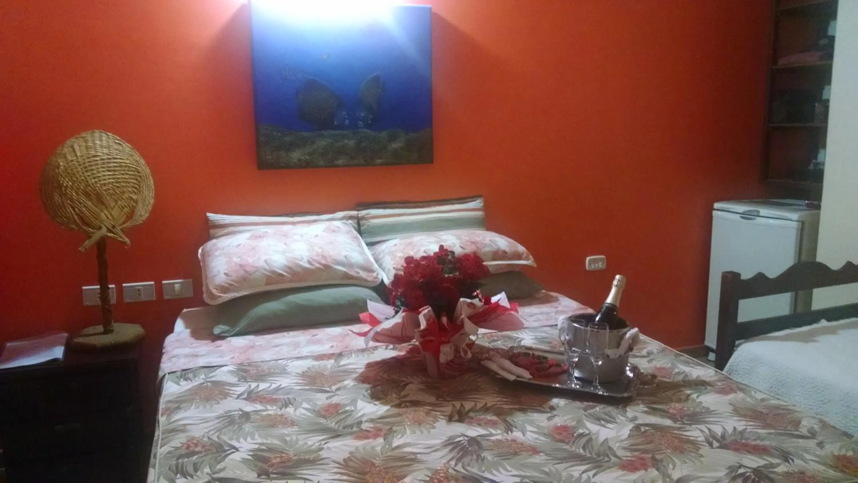 Shower, Bed in Pousada Enseada das Conchas