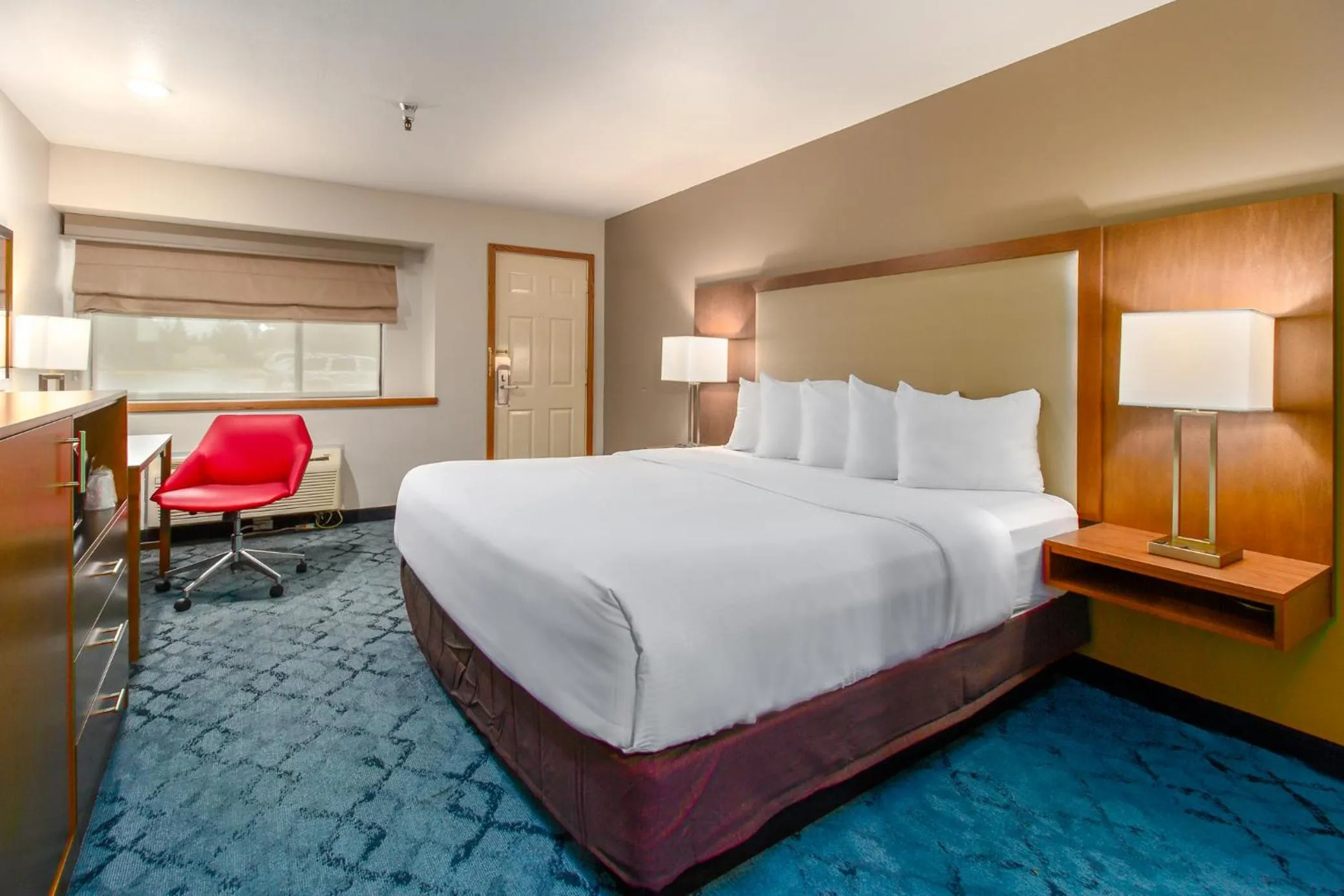 Bed in Red Lion Templin's Hotel on the River