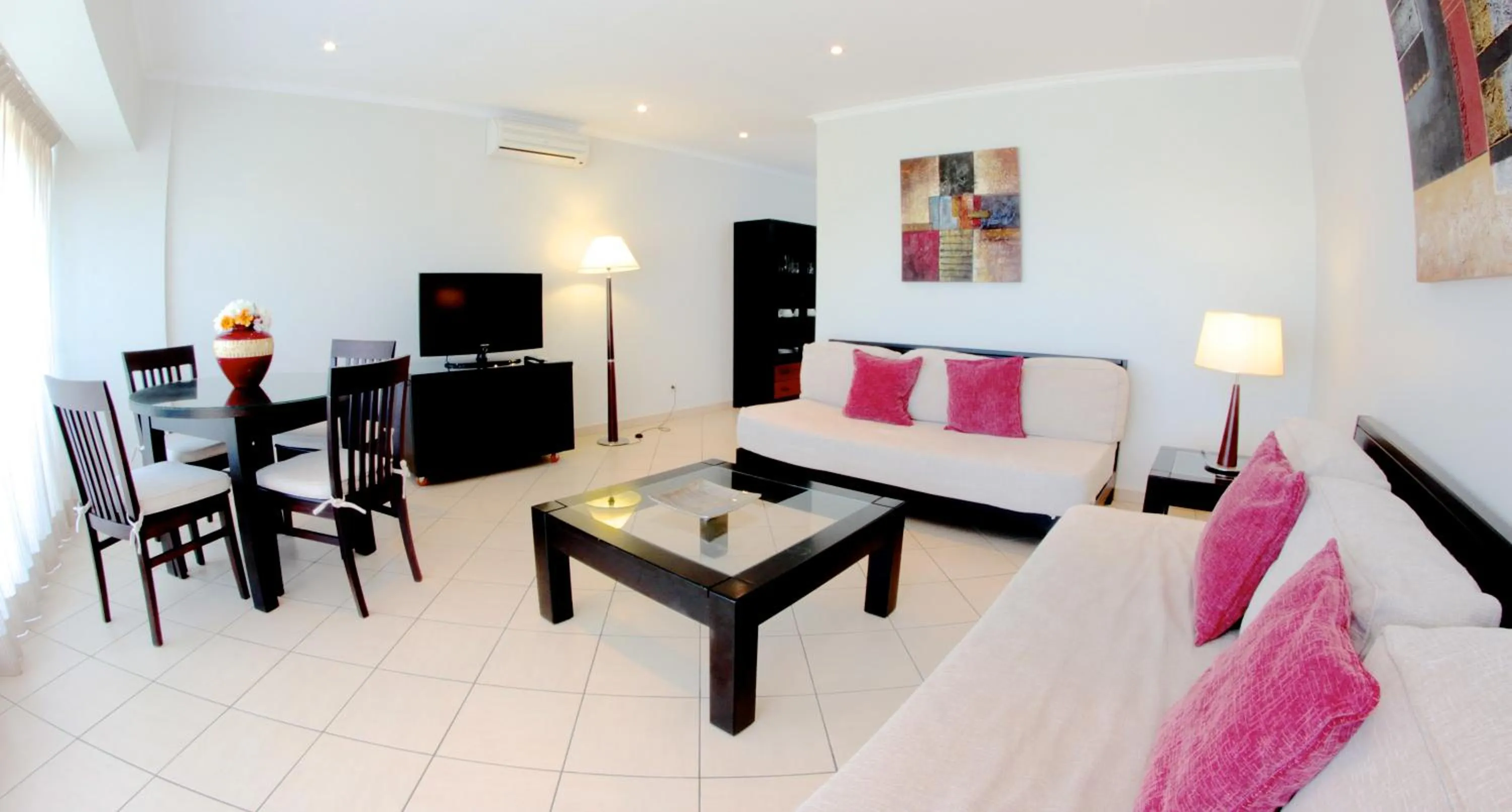 Day, Bed in Parque Mourabel, Oásis Village & Pé do Lago