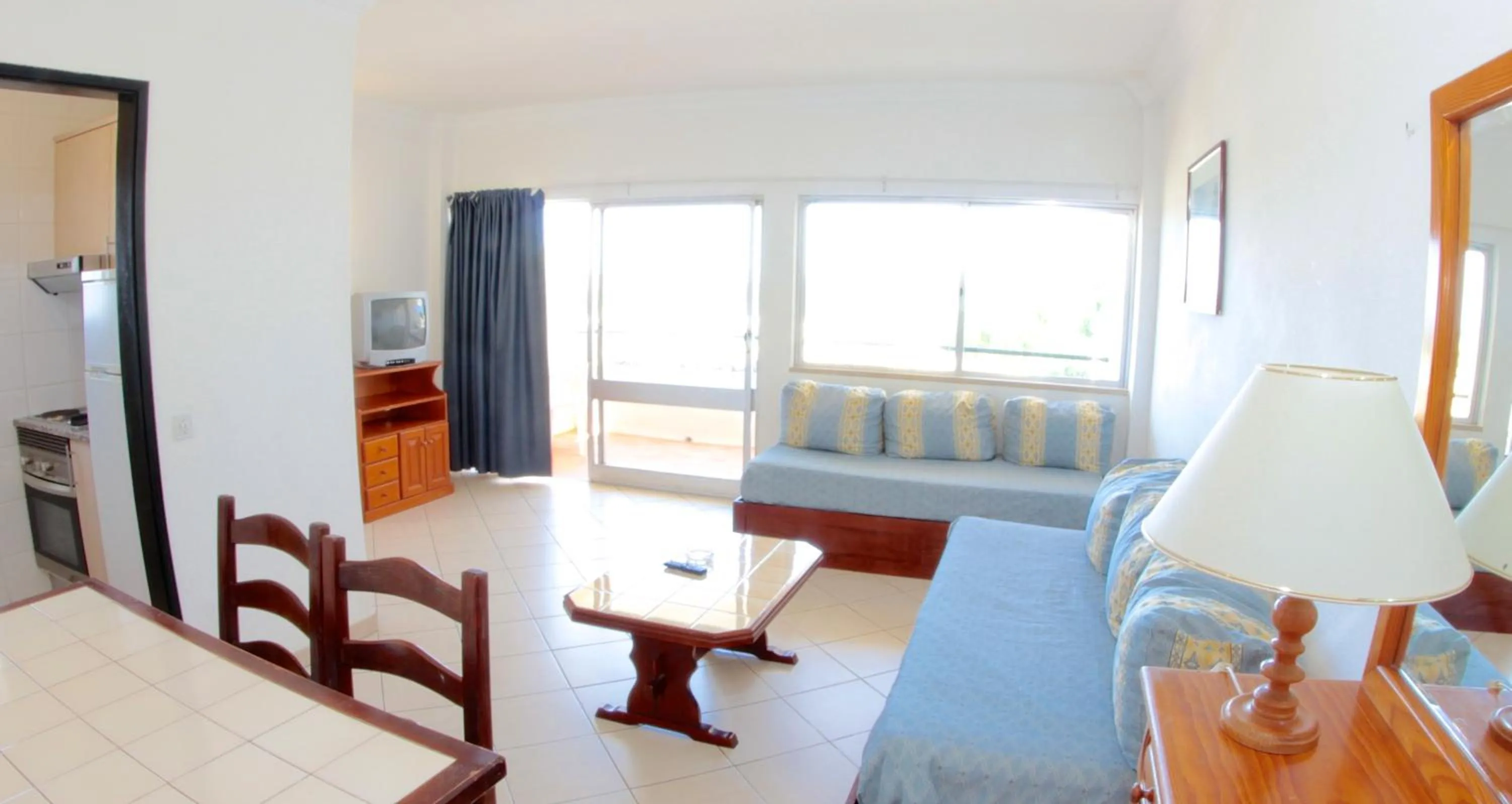 Day in Parque Mourabel, Oásis Village & Pé do Lago