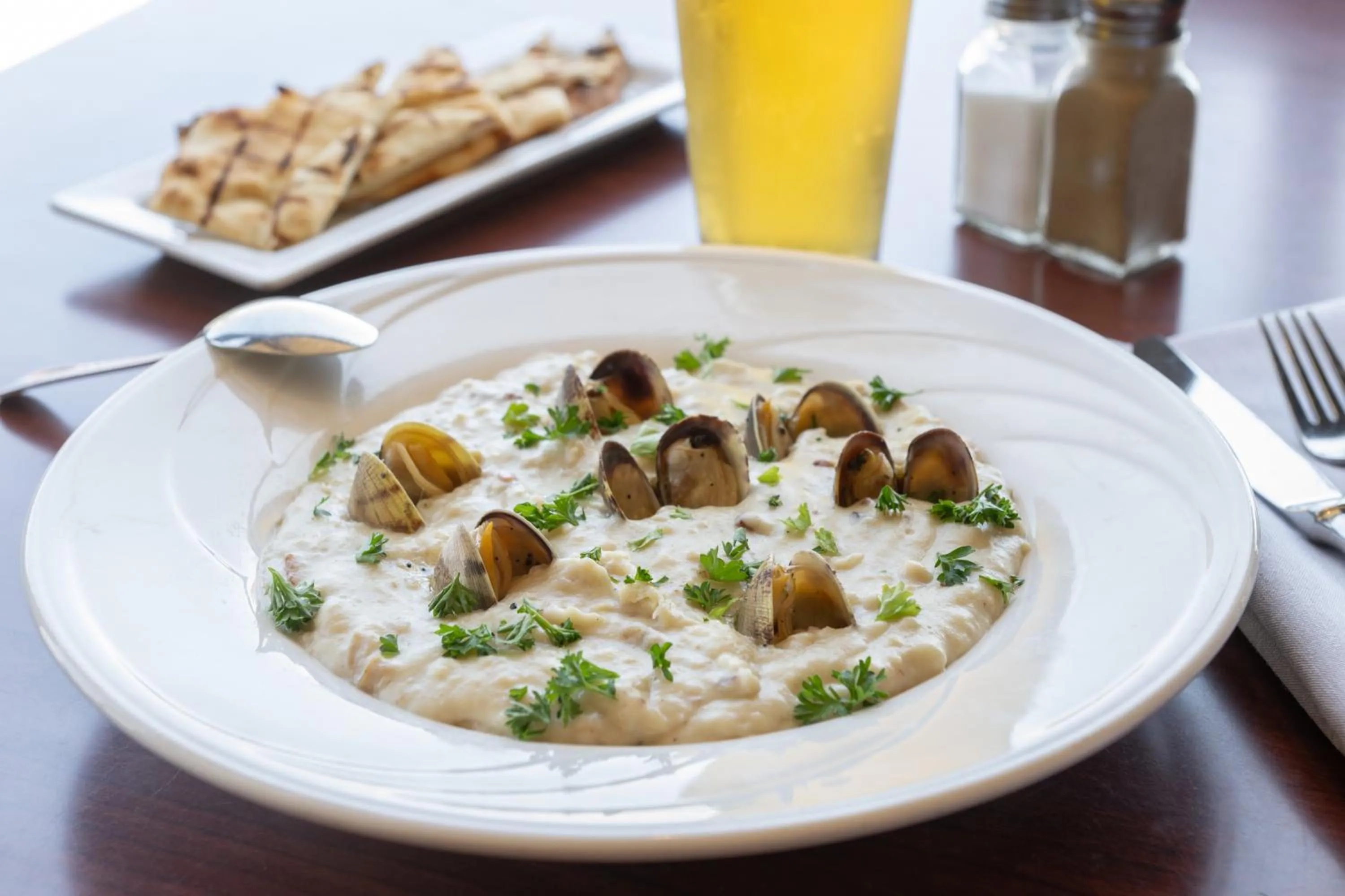 Restaurant/places to eat in Red Lion Hotel Port Angeles Harbor