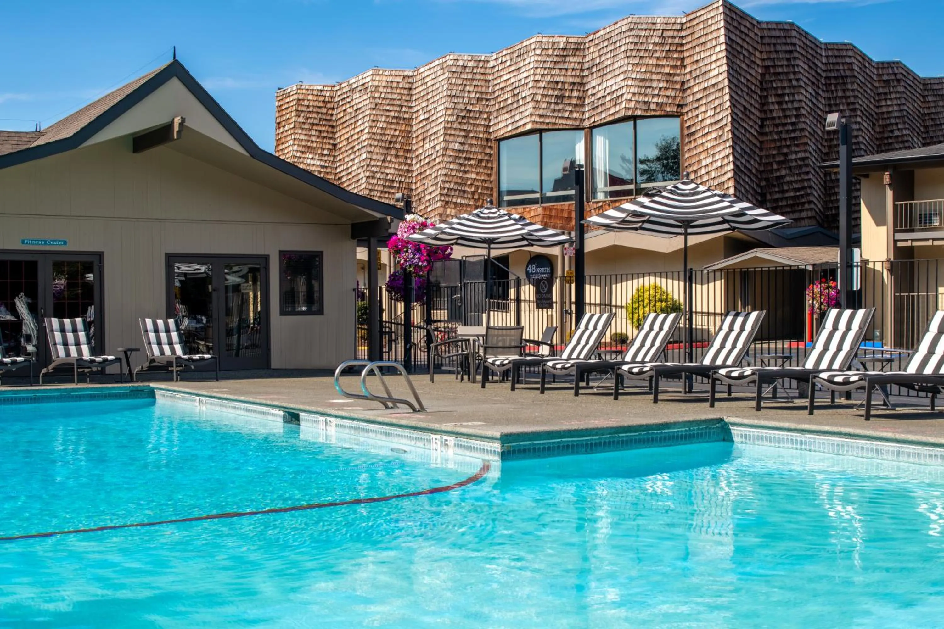 Pool view in Red Lion Hotel Port Angeles Harbor