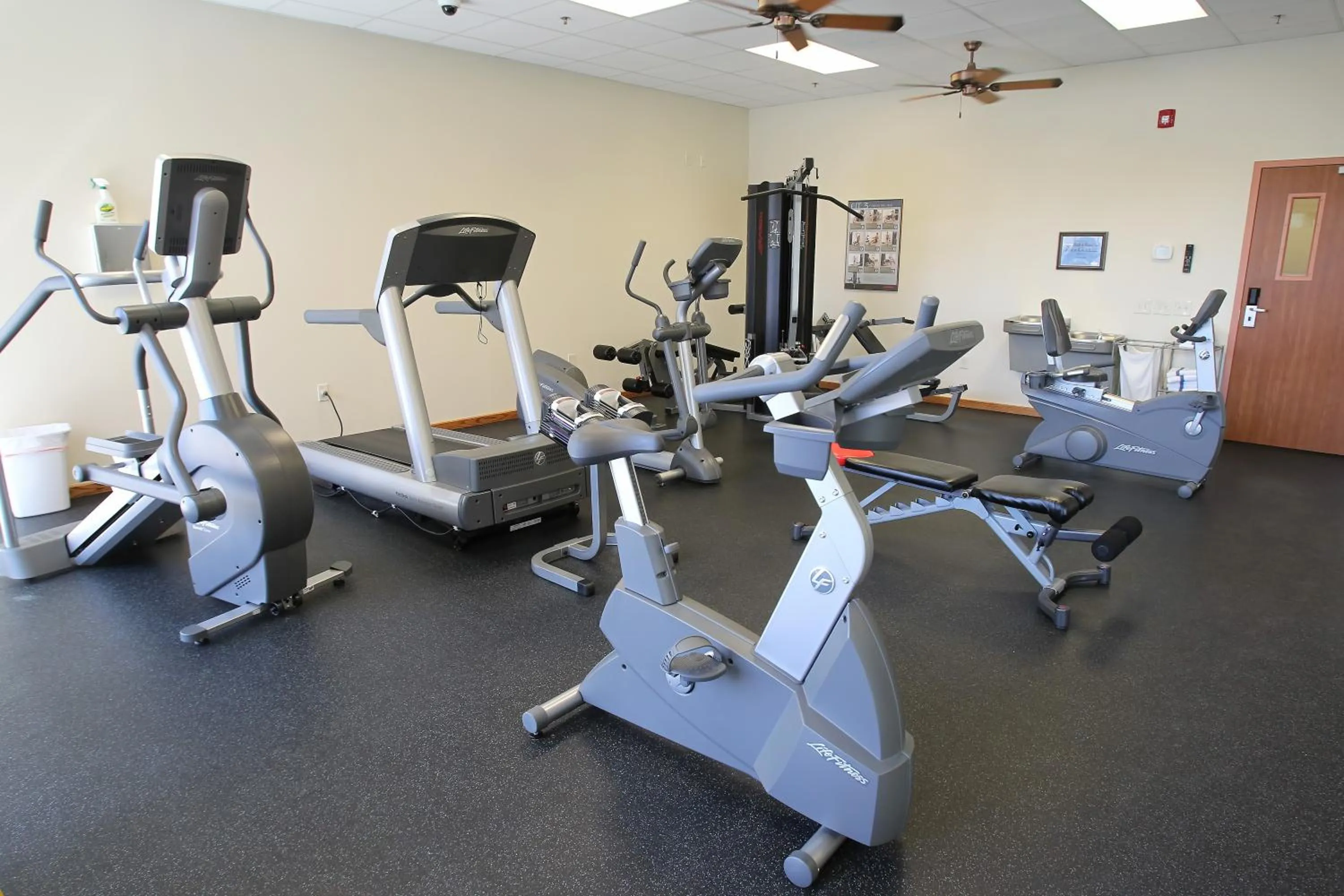 Fitness centre/facilities in Garden Place Suites