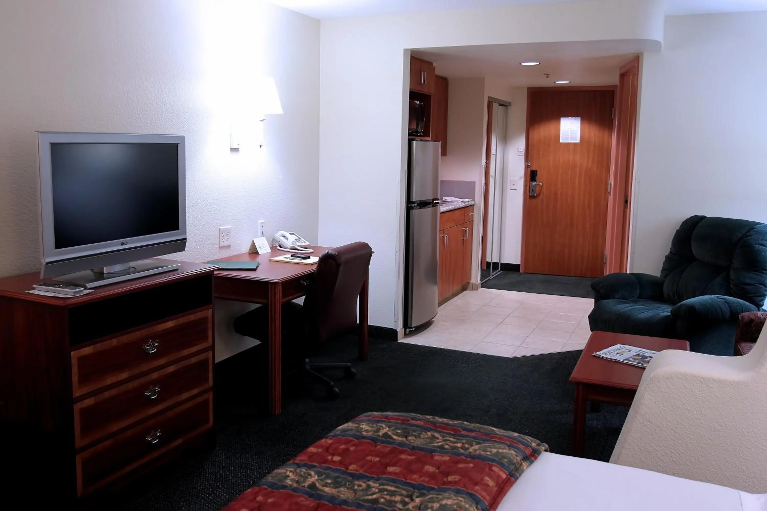 TV and multimedia, Bed in Garden Place Suites