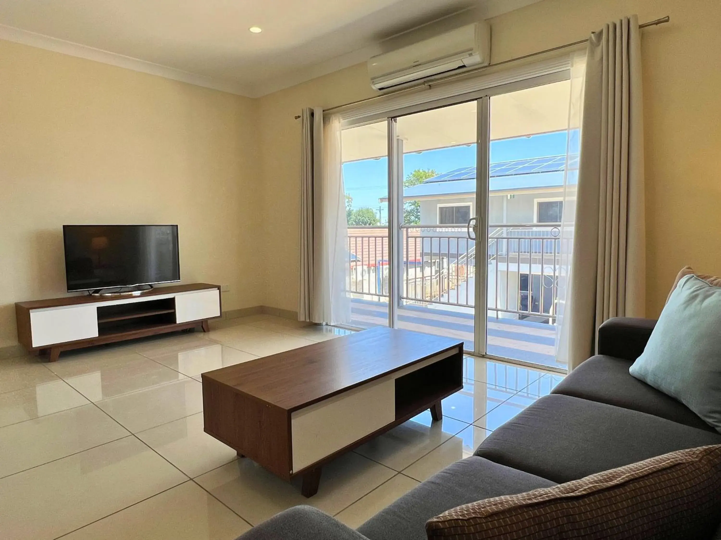 Two-Bedroom Apartment in The Phoenix Artesian Spa Resort and Accommodation Two-Bedroom Apartment in The Phoenix Artesian Spa Resort and Accommodation