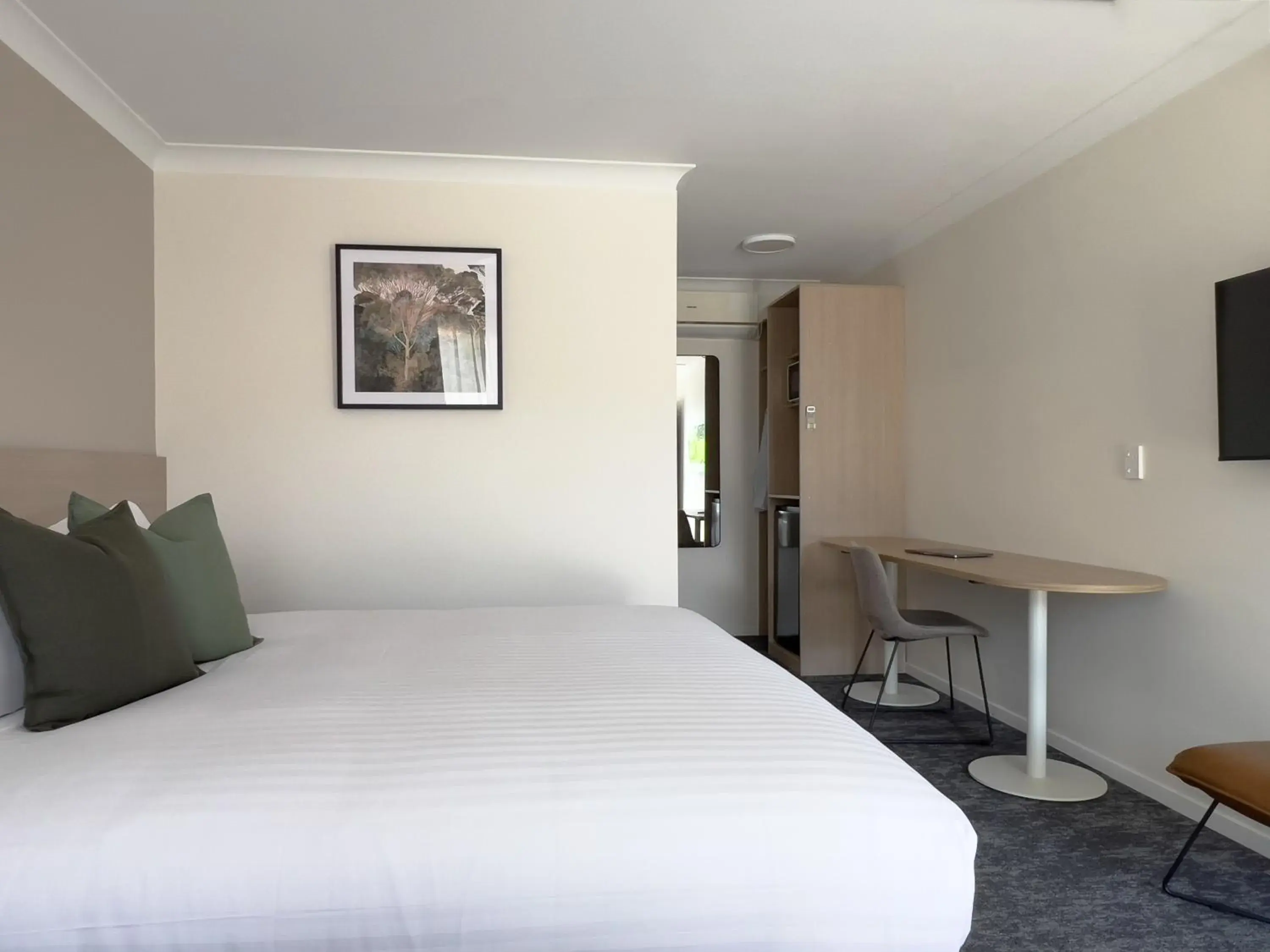 Executive King Room in The Phoenix Artesian Spa Resort and Accommodation Executive King Room in The Phoenix Artesian Spa Resort and Accommodation