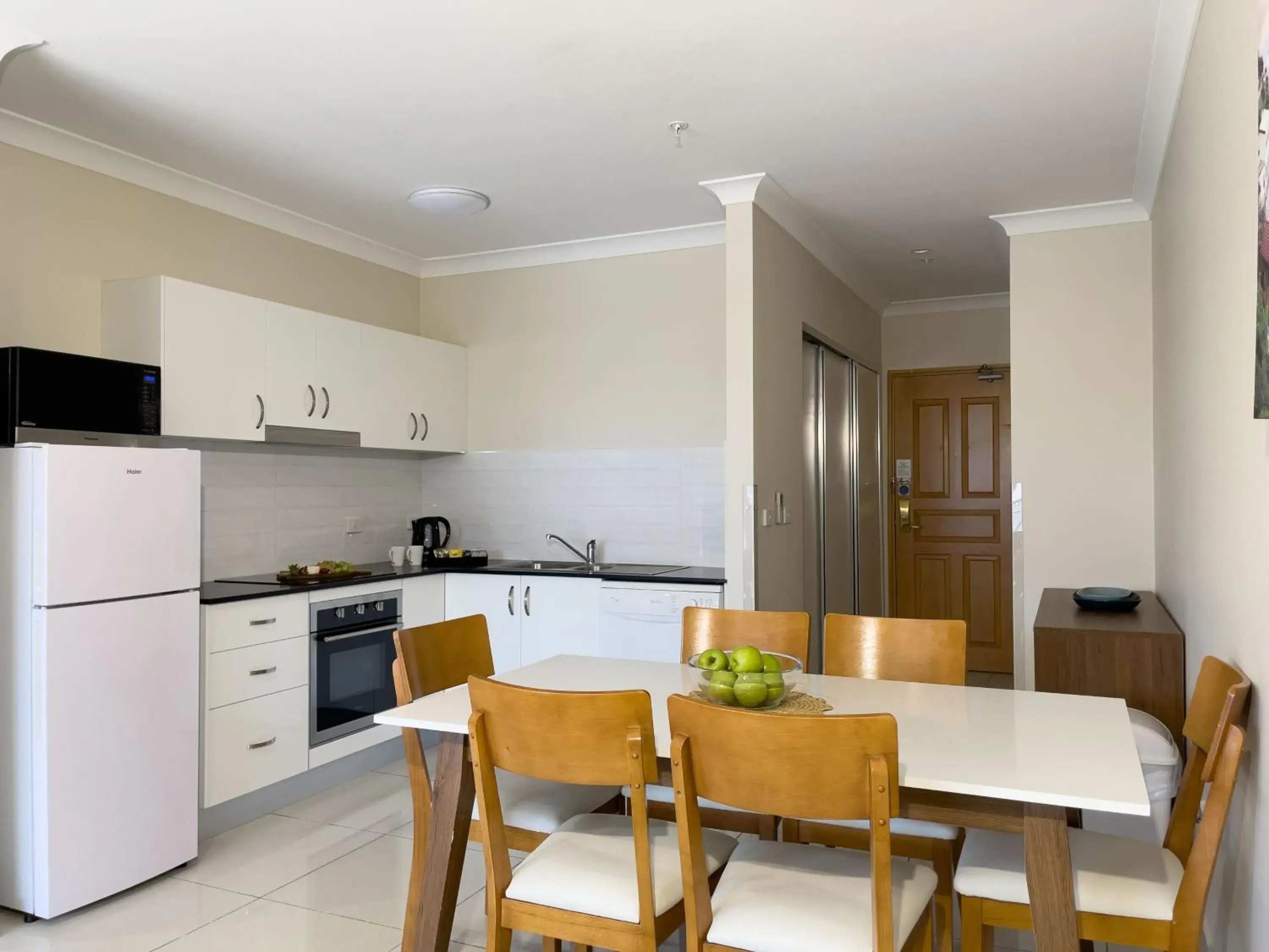 2-Bedroom Apartment, 2 Queens in The Phoenix Artesian Spa Resort and Accommodation 2-Bedroom Apartment, 2 Queens in The Phoenix Artesian Spa Resort and Accommodation