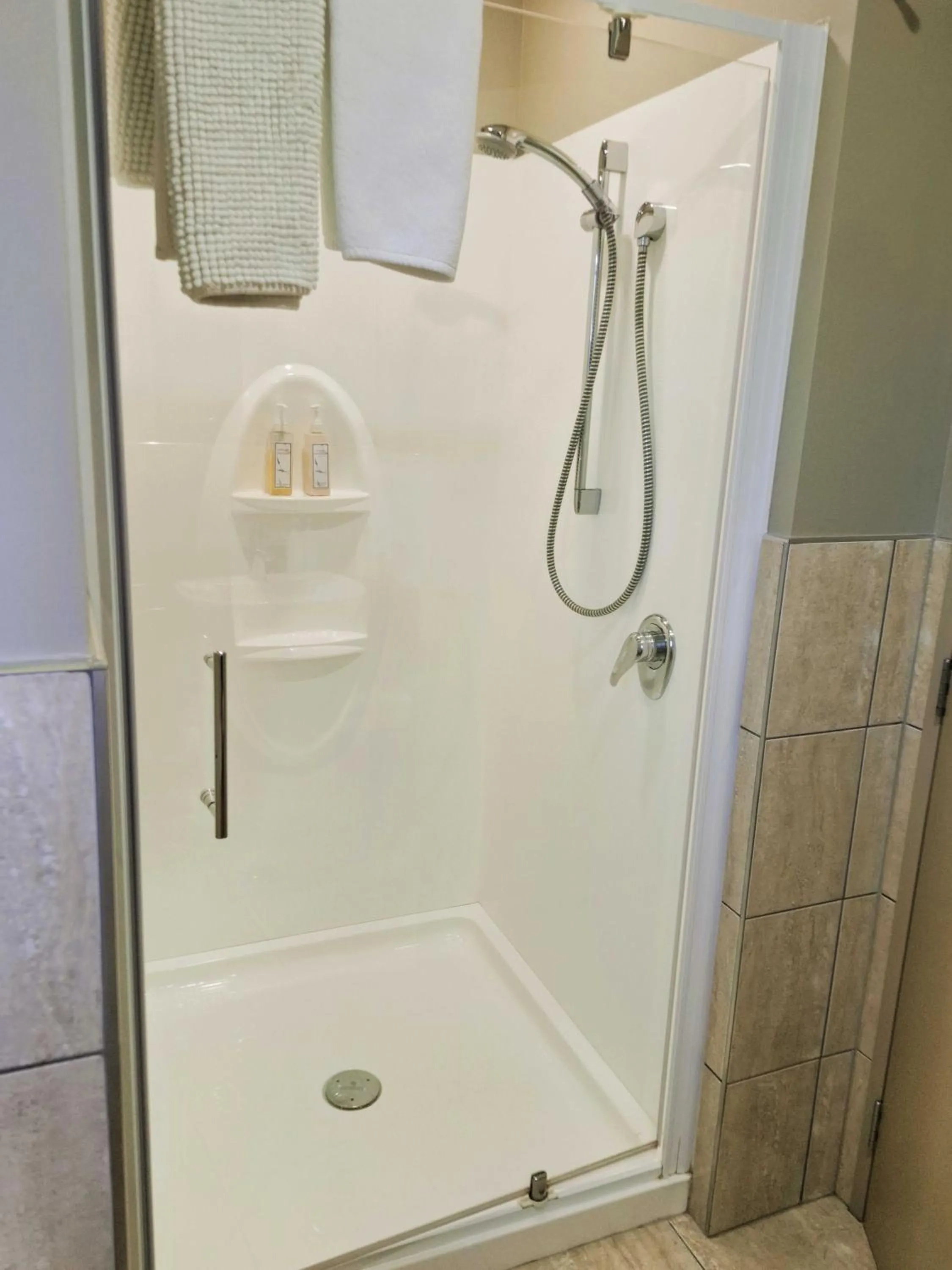 Shower in Blue Ridge Studios and Bed & Breakfast