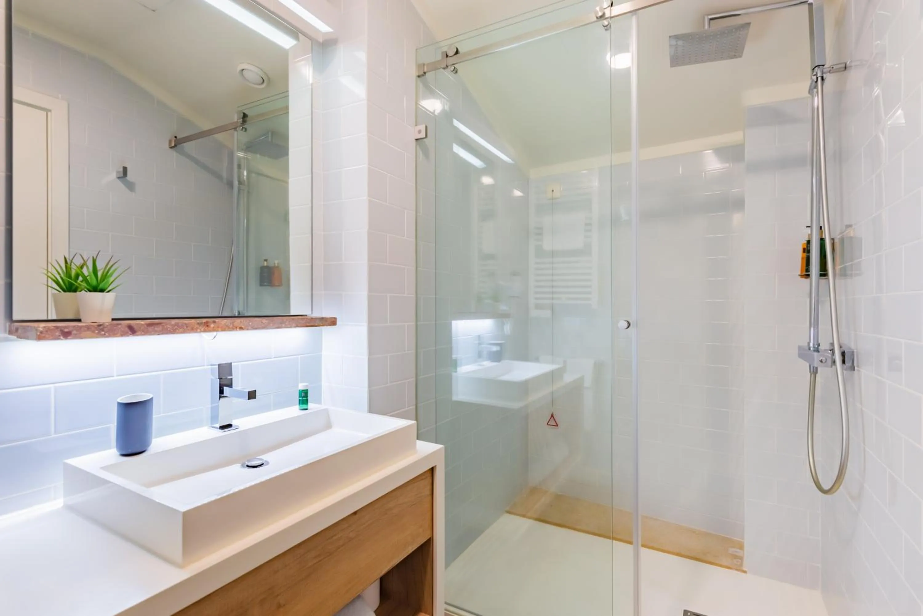 Shower in Porta da Arrábida Suites