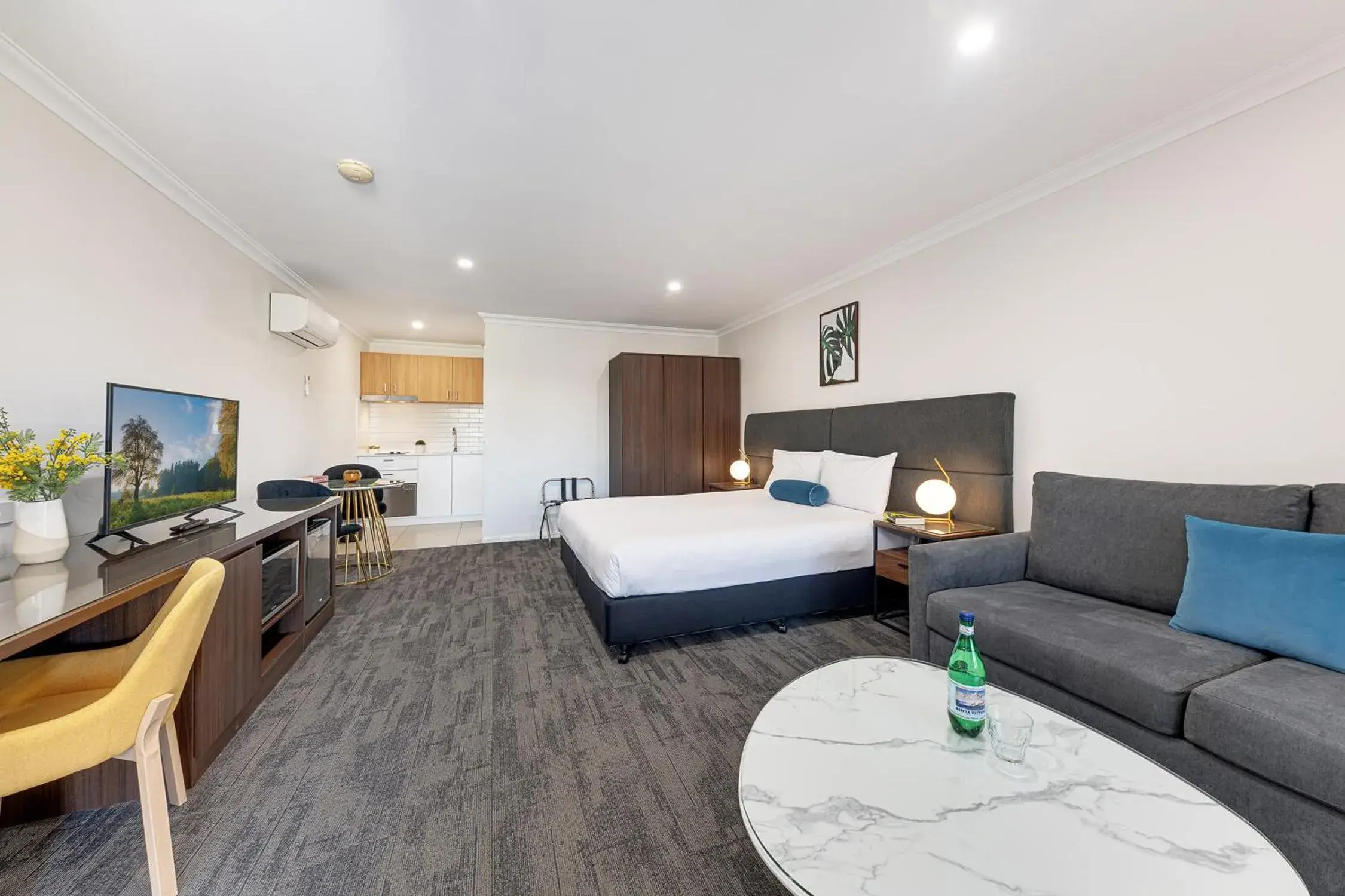 Studio Apartment in Littomore Suites Bathurst Studio Apartment in Littomore Suites Bathurst