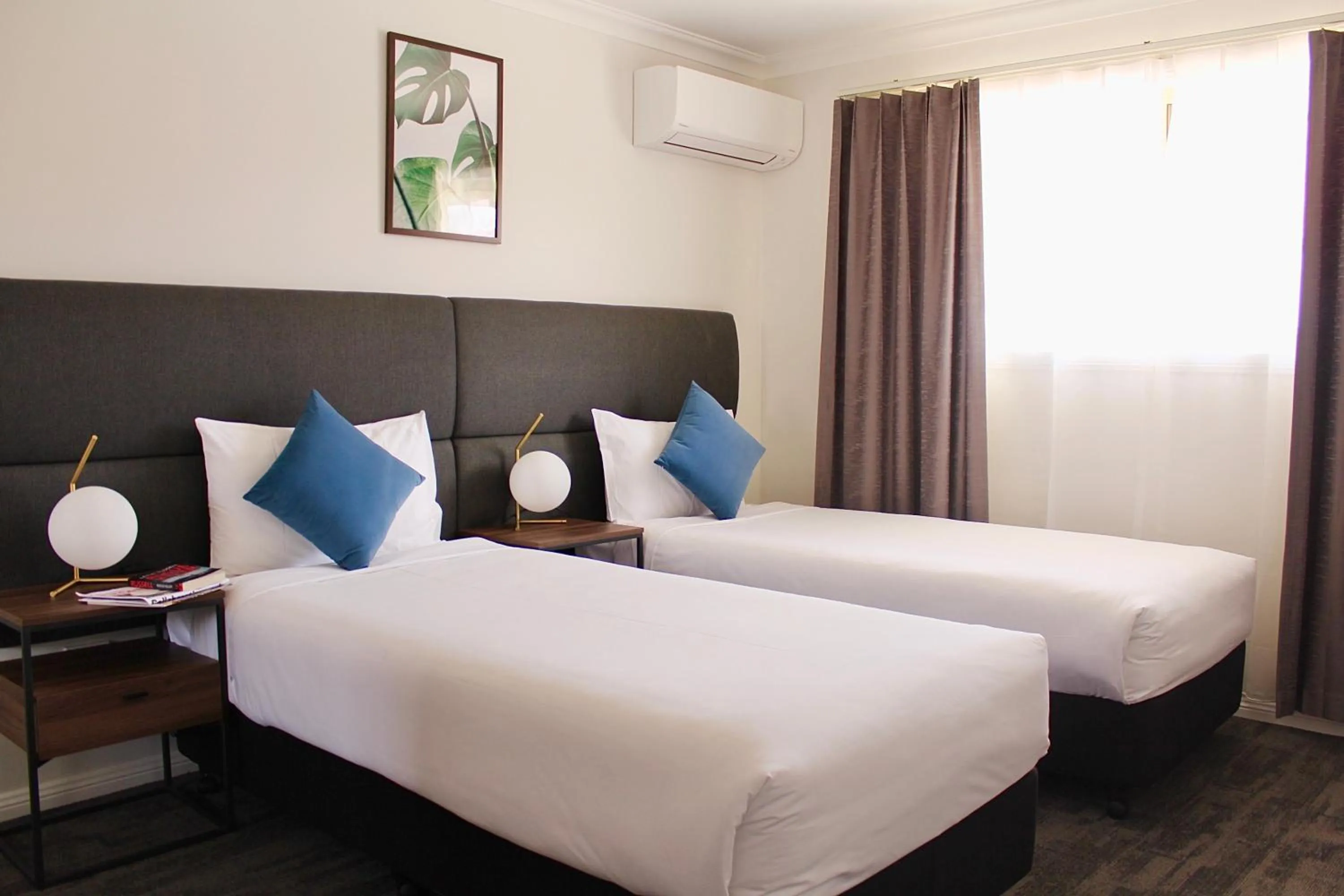 Bedroom, Bed in Littomore Suites Bathurst