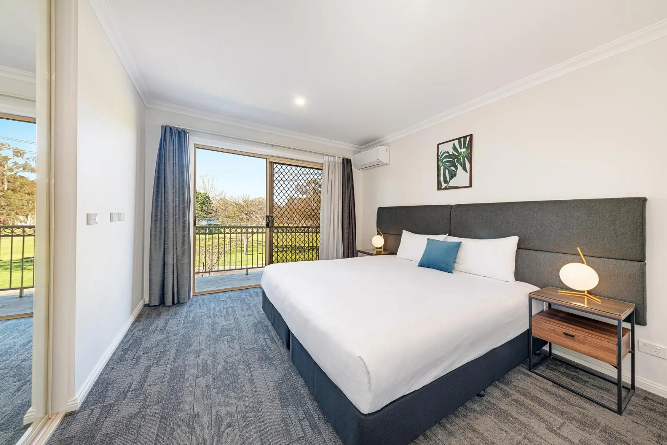 Bedroom, Bed in Littomore Suites Bathurst