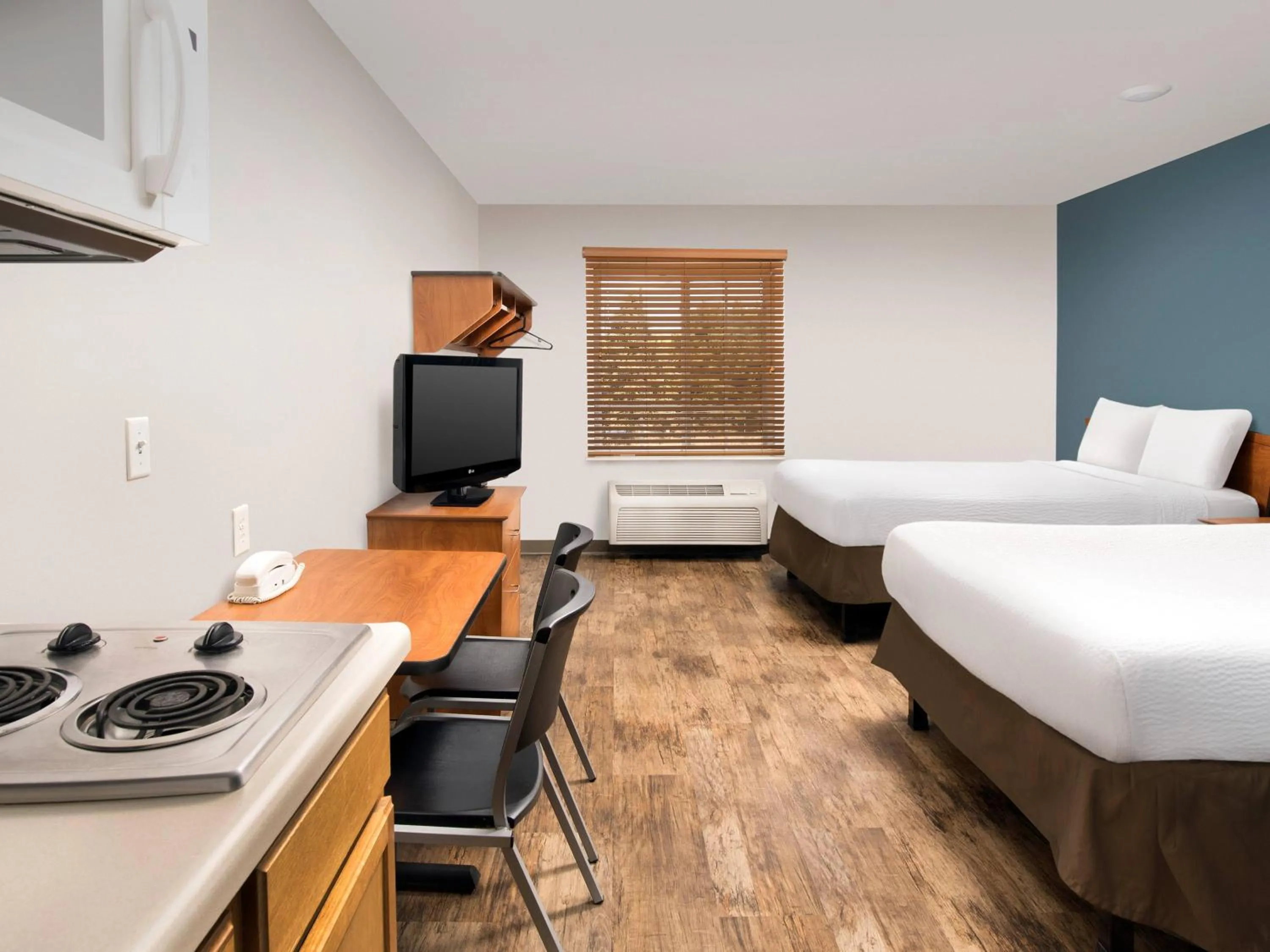 Bedroom, Bed in WoodSpring Suites Allentown Bethlehem
