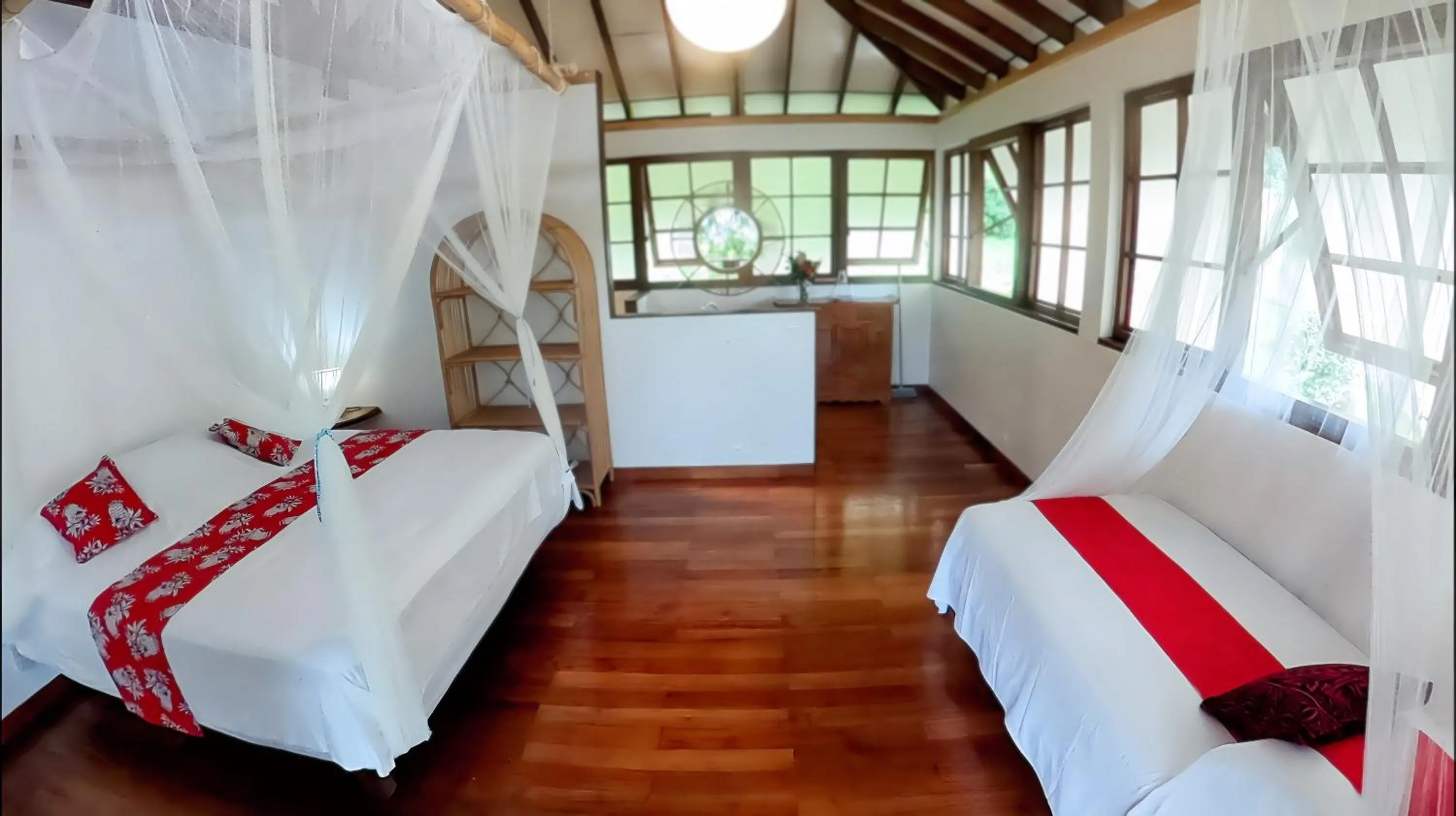 Bedroom, Bed in Fare Oviri Lodge