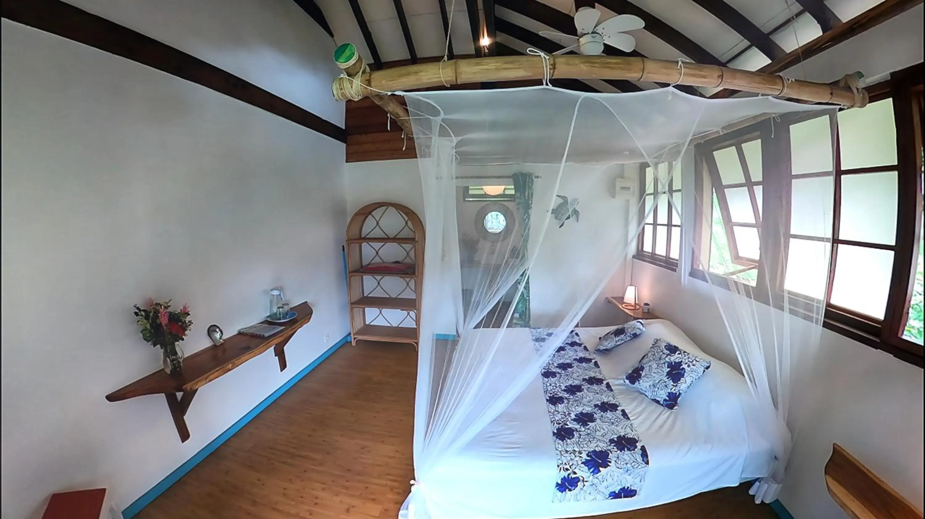 Bedroom, Bed in Fare Oviri Lodge