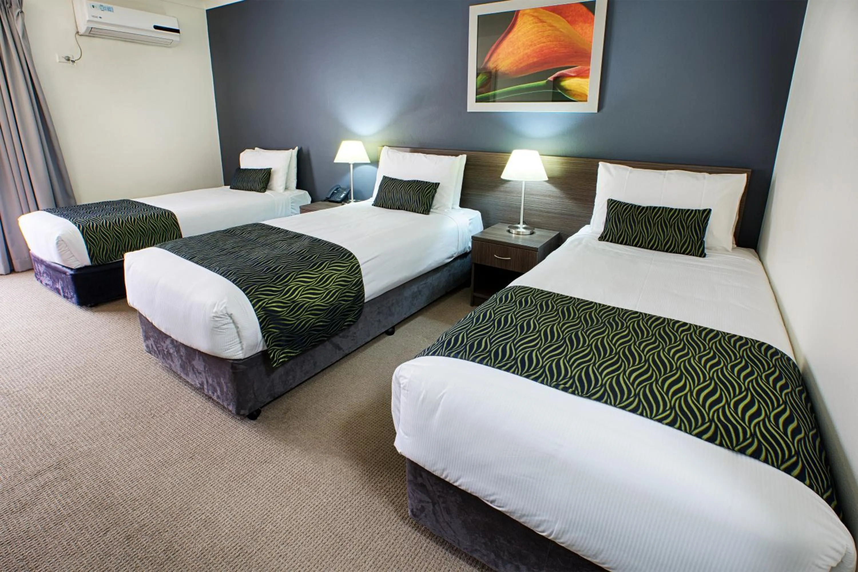 Bedroom, Bed in Hunts Hotel Liverpool