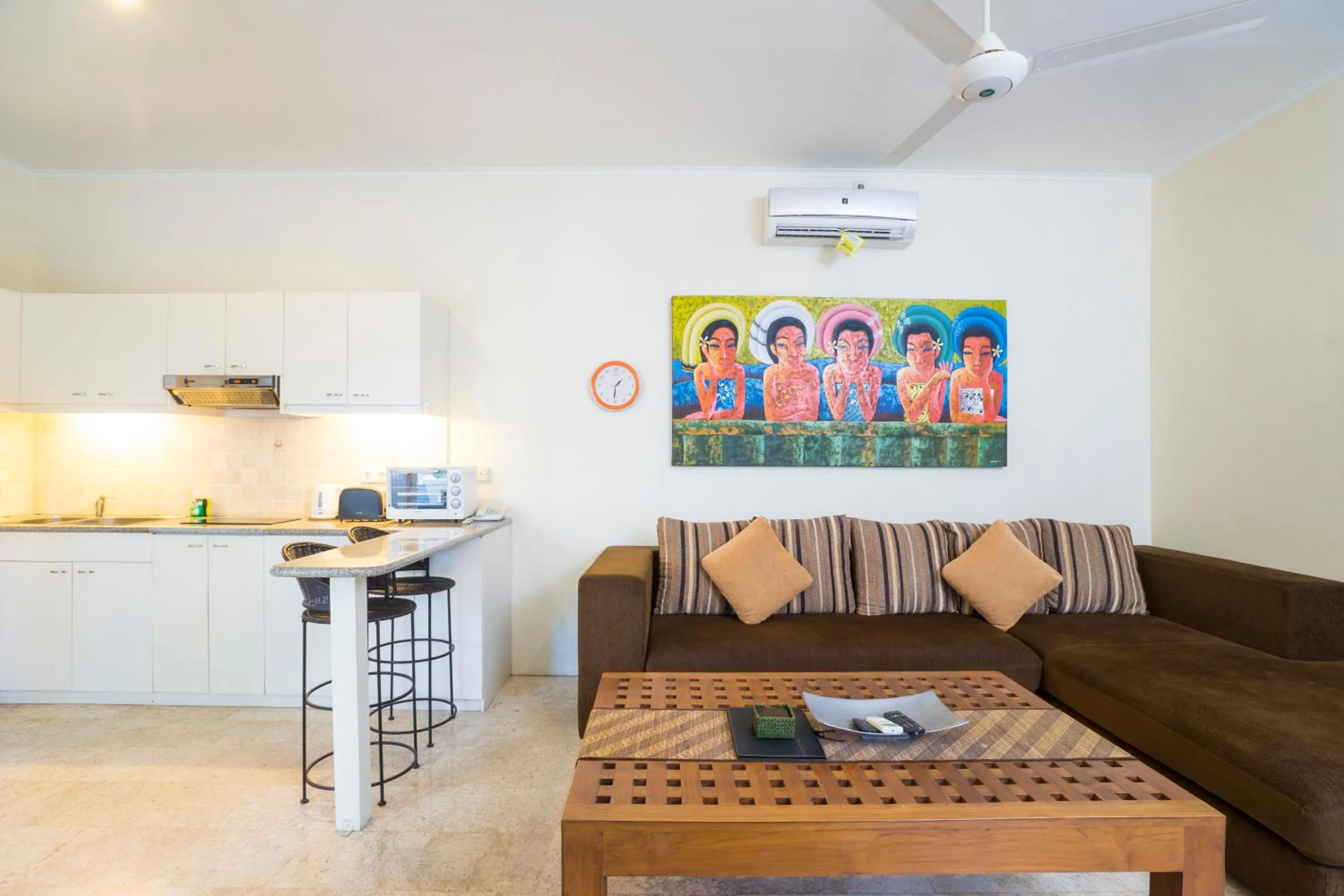 Kitchen or kitchenette in Beach Melati Apartments