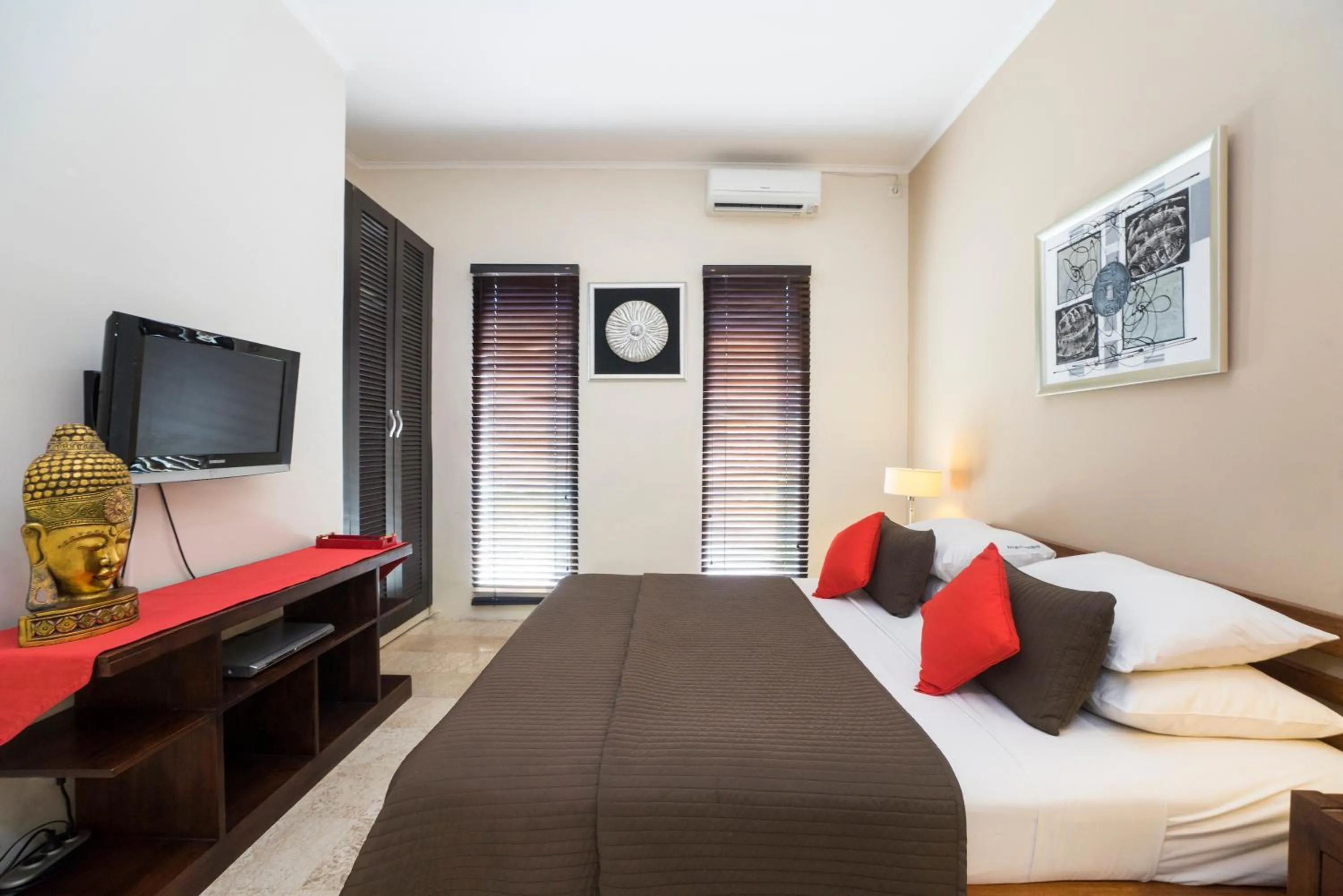 Bedroom, Bed in Beach Melati Apartments