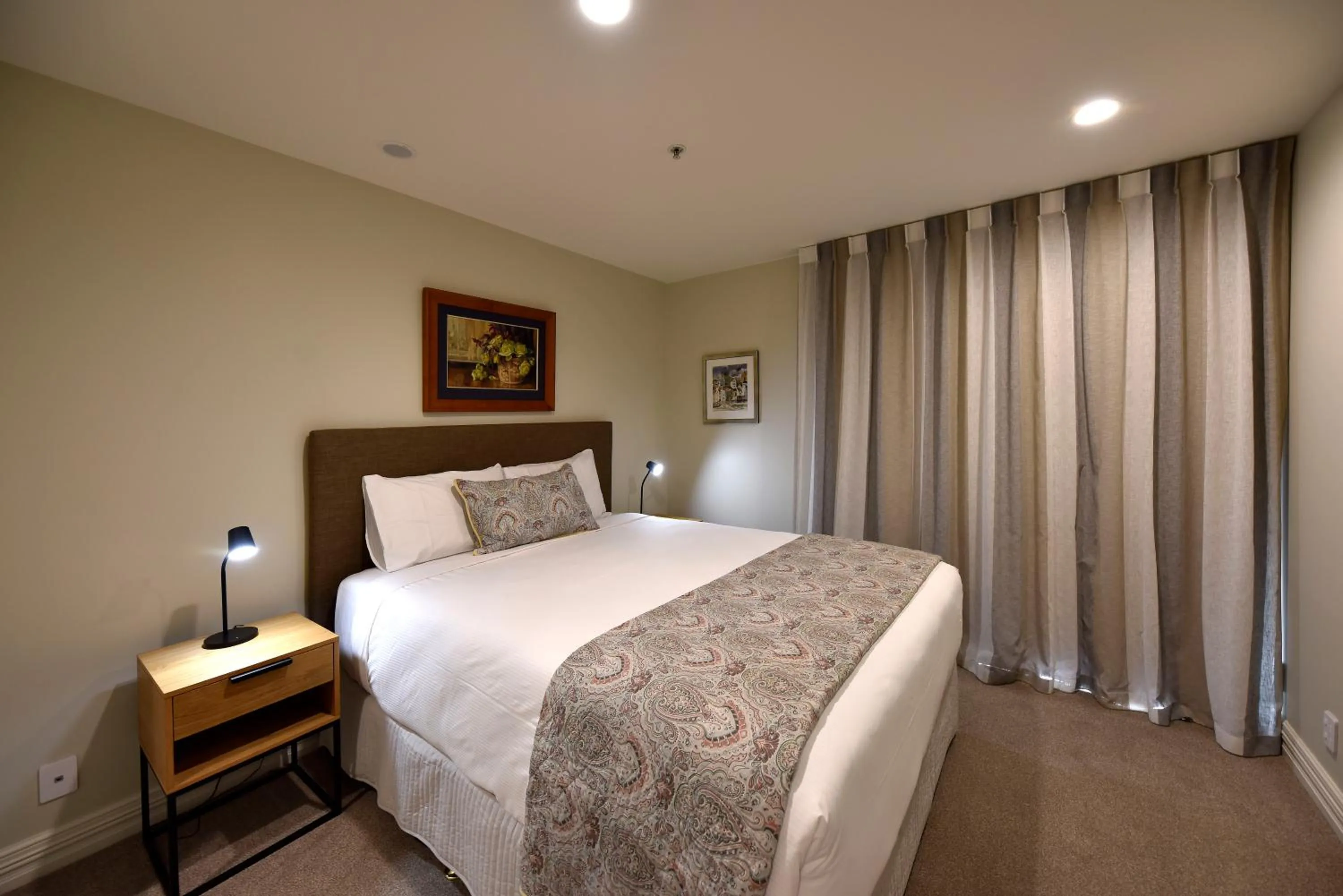 Bed in West Fitzroy Apartments