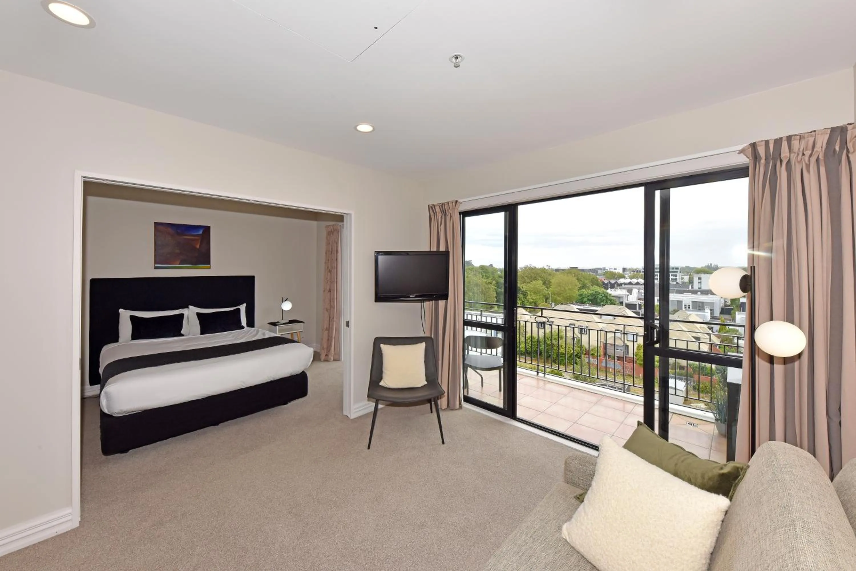 Photo of the whole room, Bed in West Fitzroy Apartments