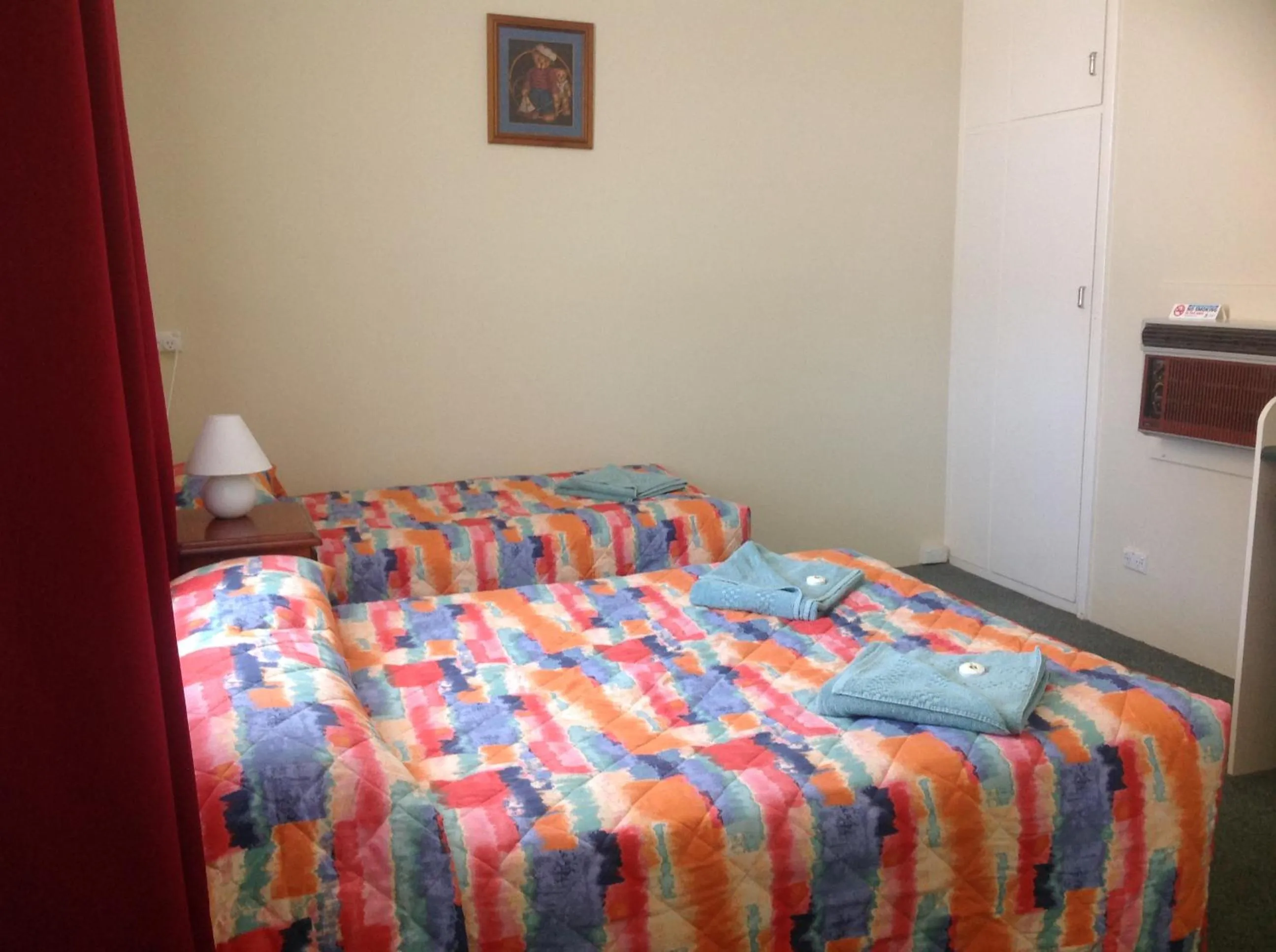 Bed in Murray Bridge Motor Inn