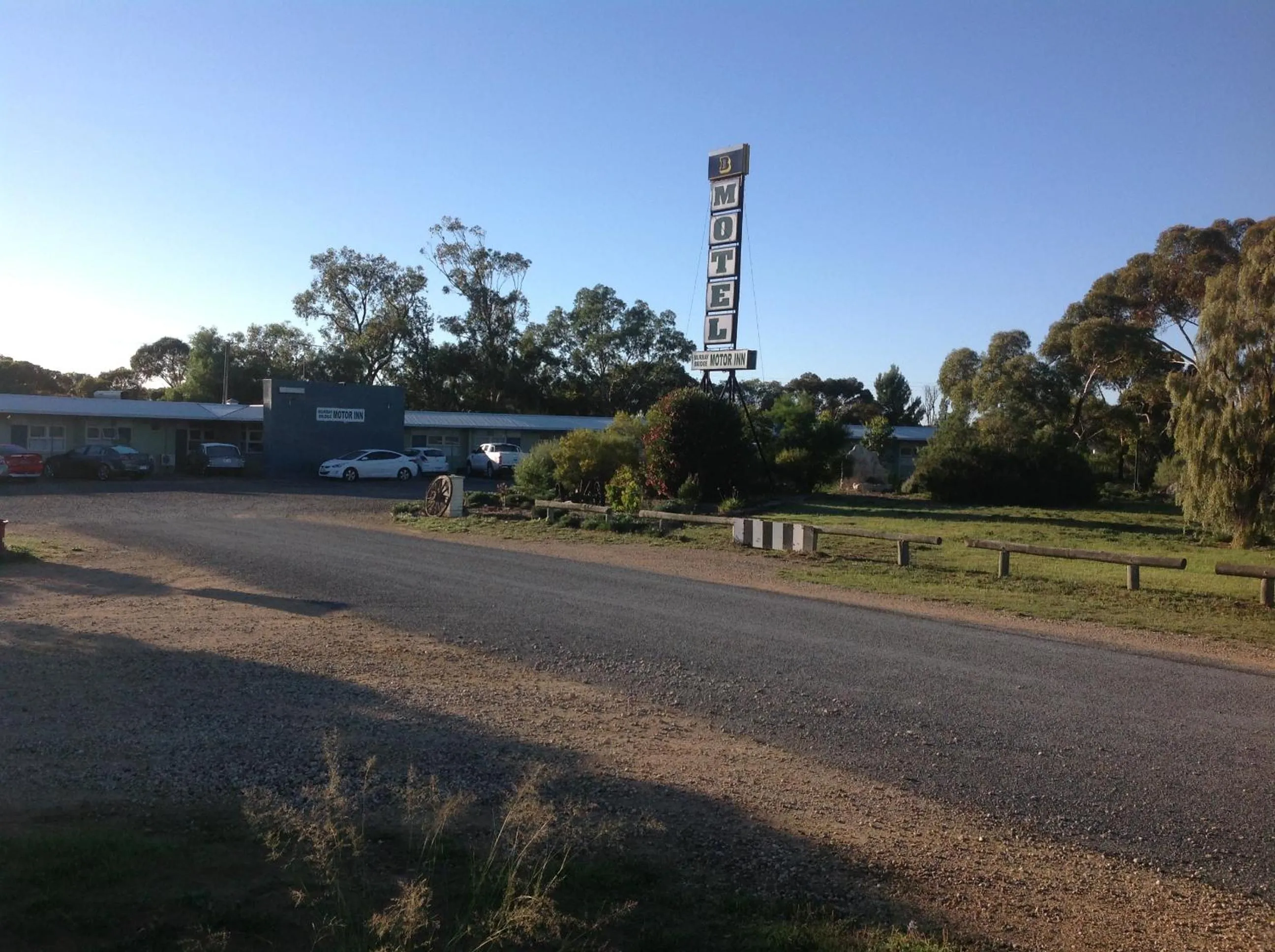 Property building in Murray Bridge Motor Inn