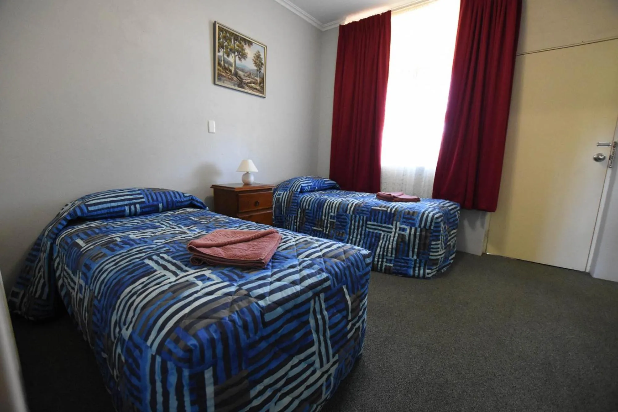 Bed in Murray Bridge Motor Inn