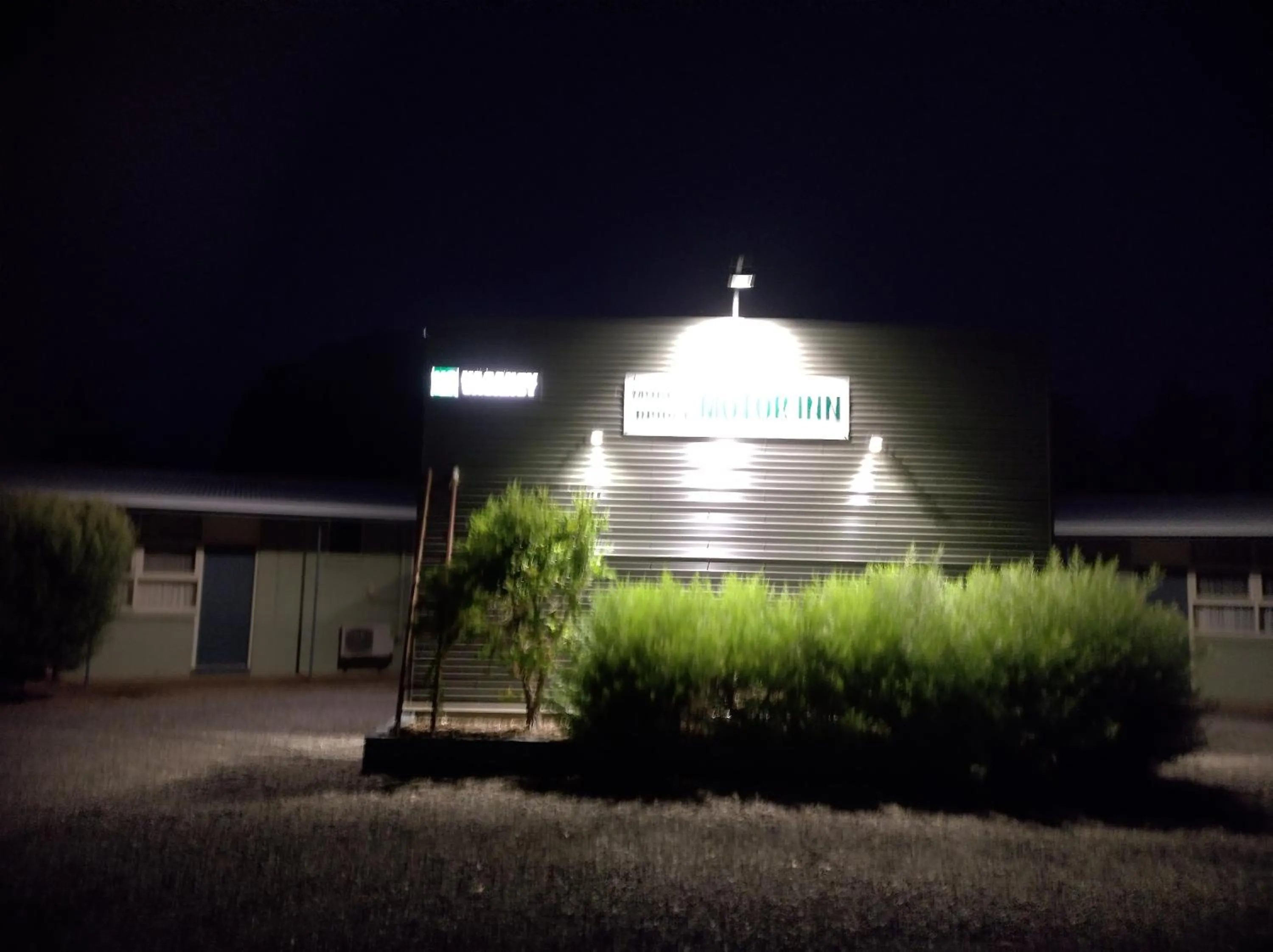 Property building in Murray Bridge Motor Inn