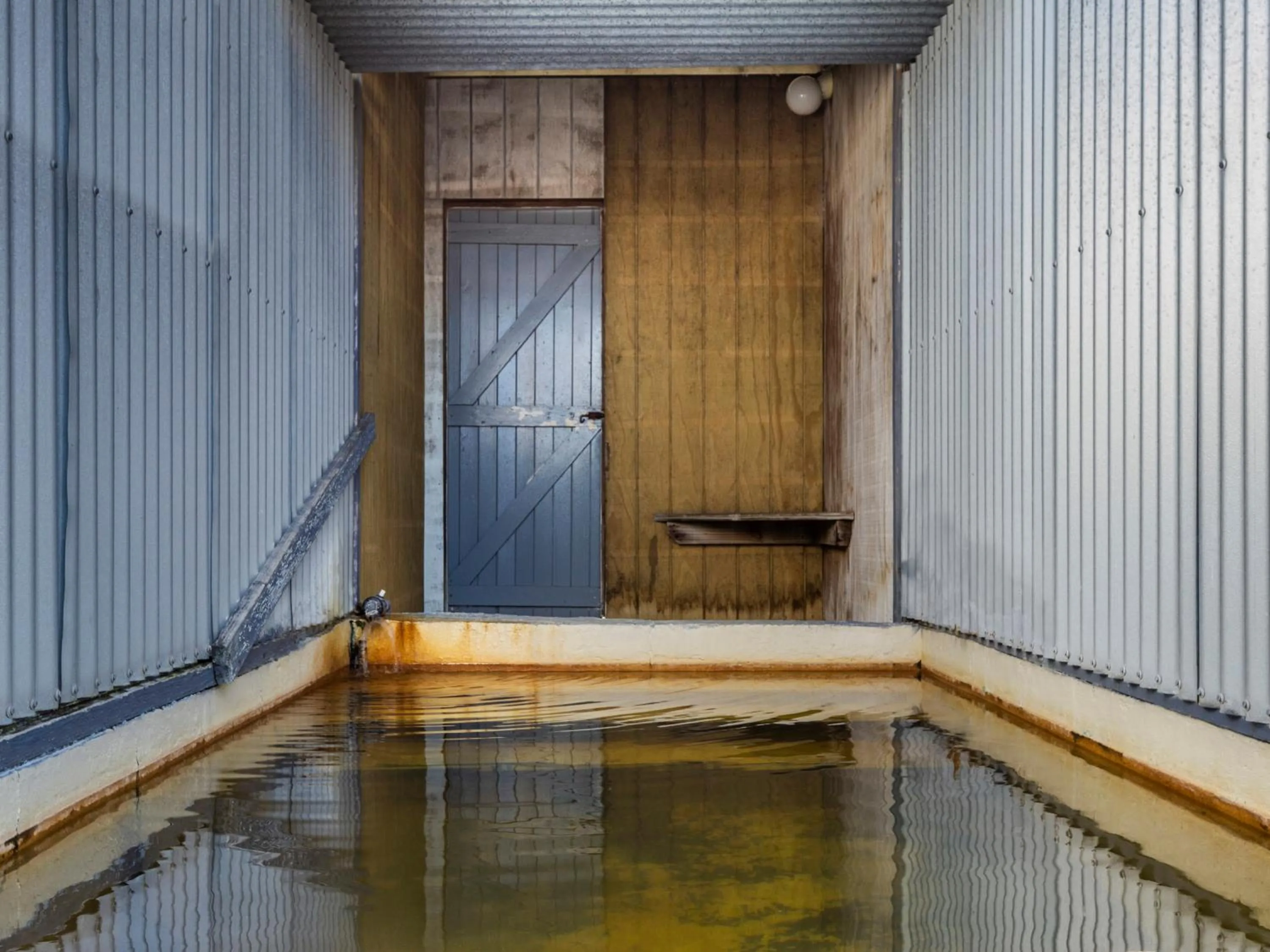 Hot Spring Bath in Rainbow Motel & Hot Pools