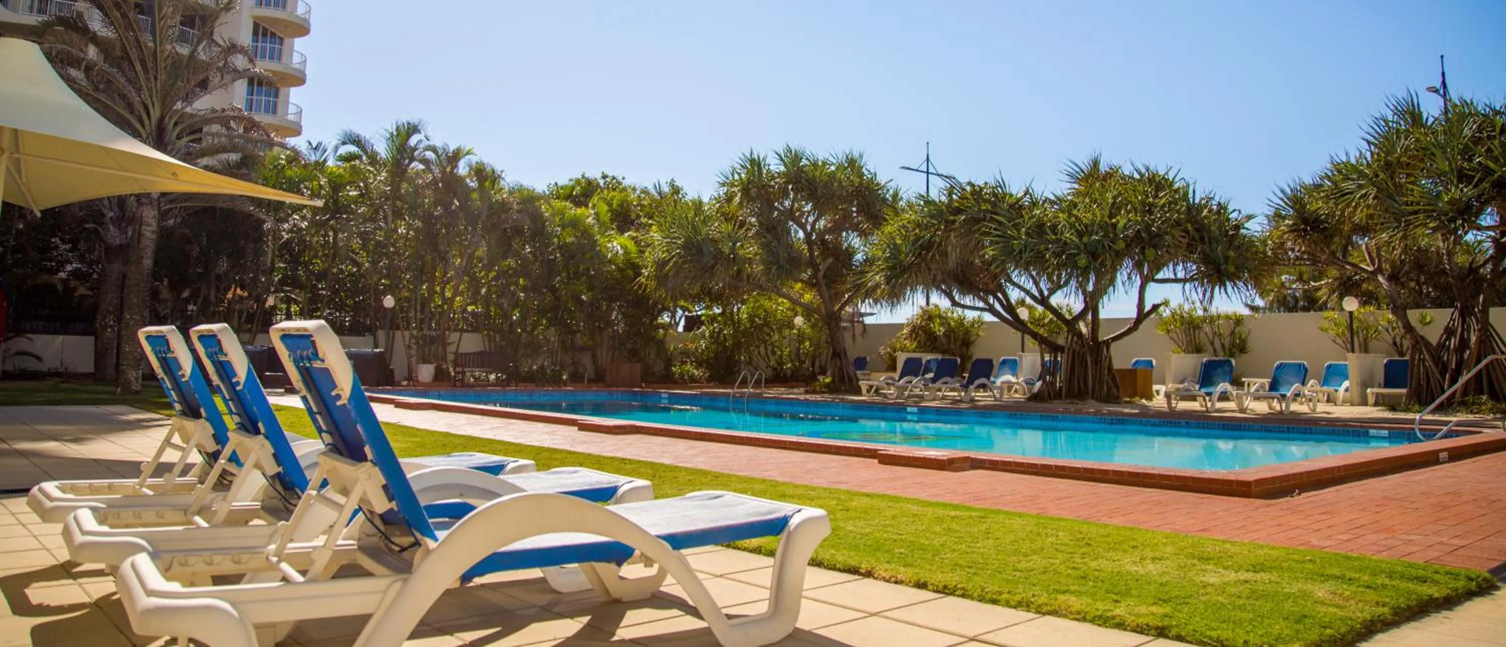 Swimming pool in Chateau Beachside Resort