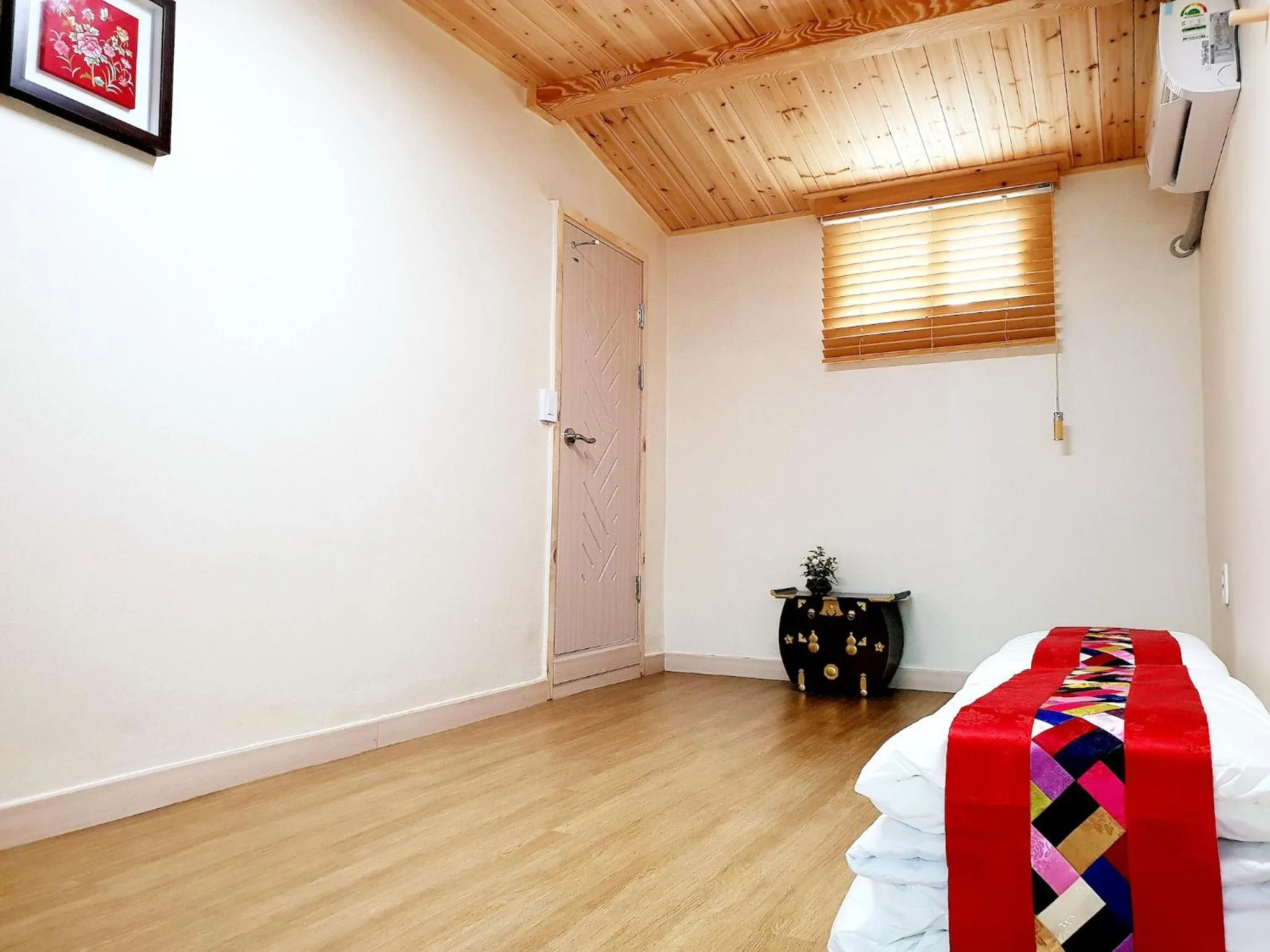 Decorative detail, Bed in Dal Garam Guesthouse - 외국인 전용