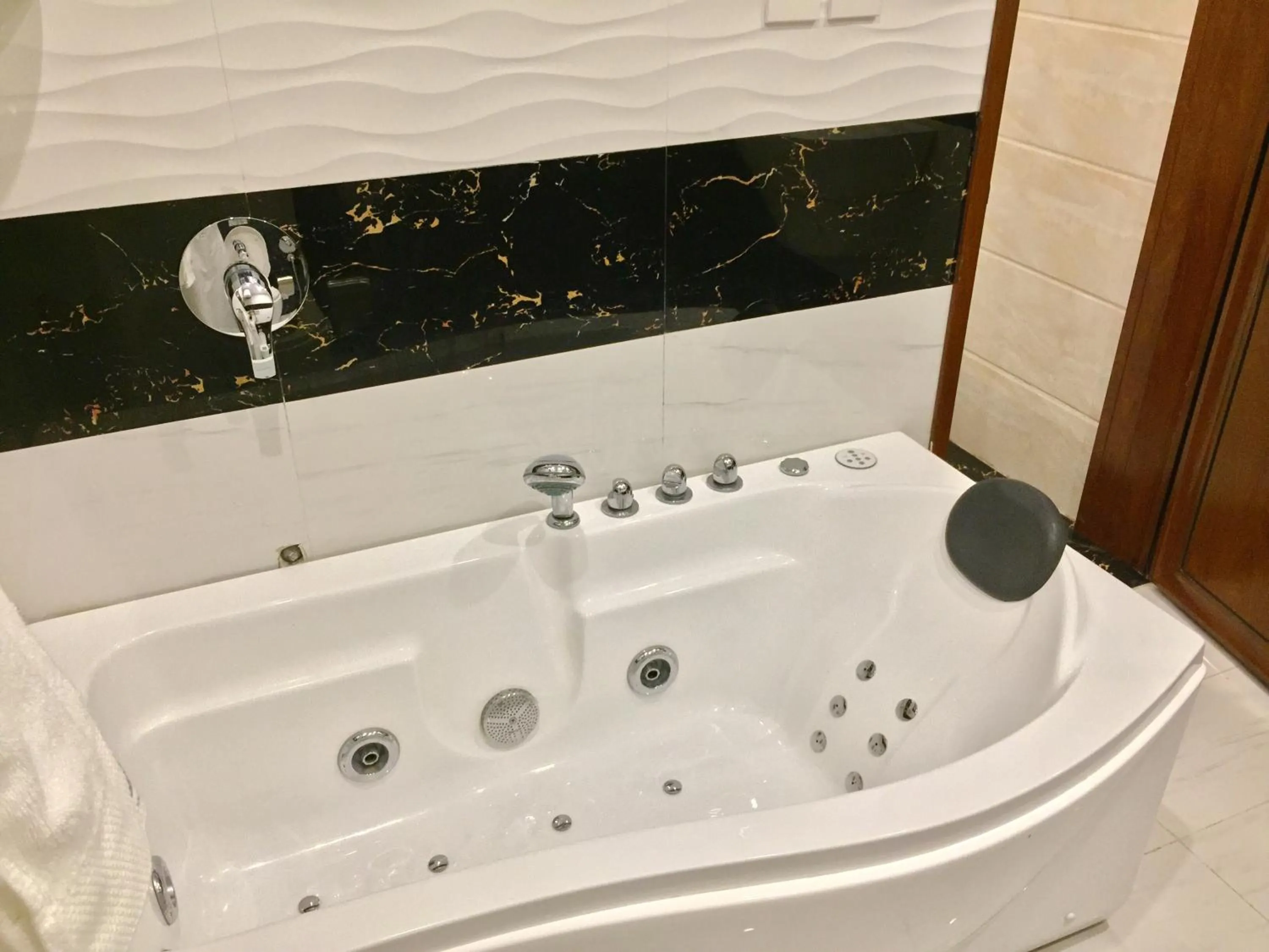 Hot Tub in Aral Hotel Apartments