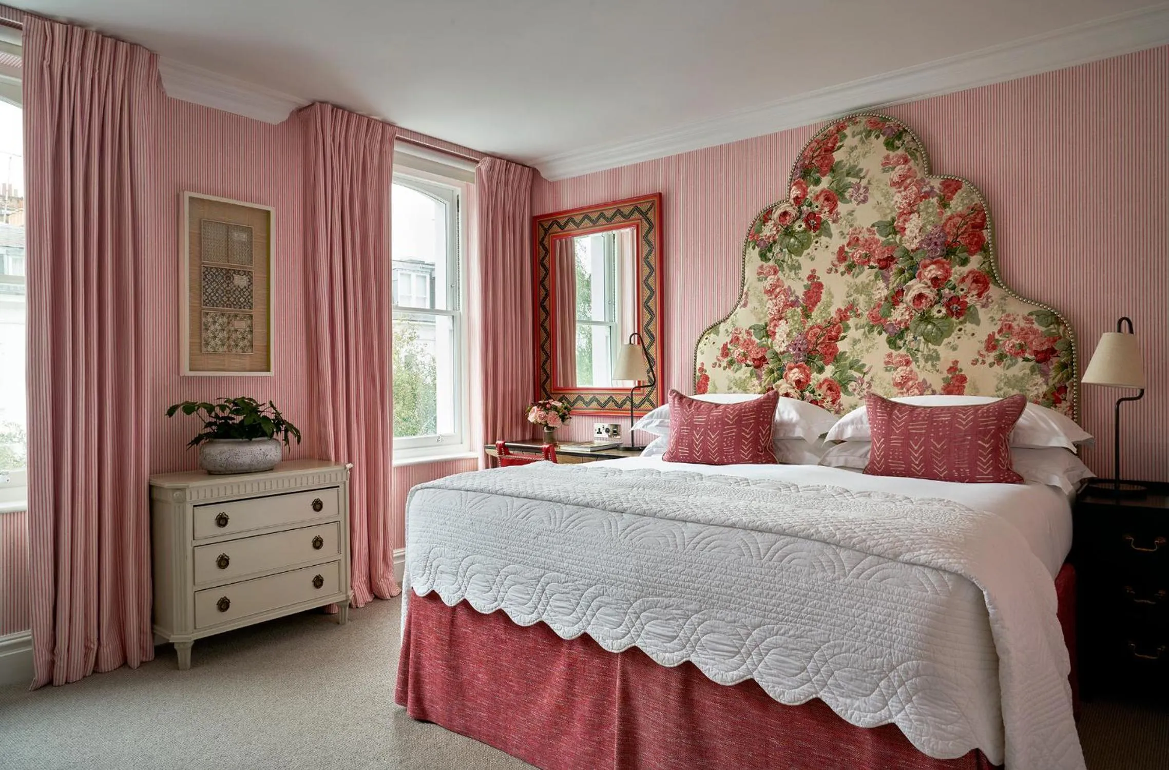 Bed in Number Sixteen, Firmdale Hotels