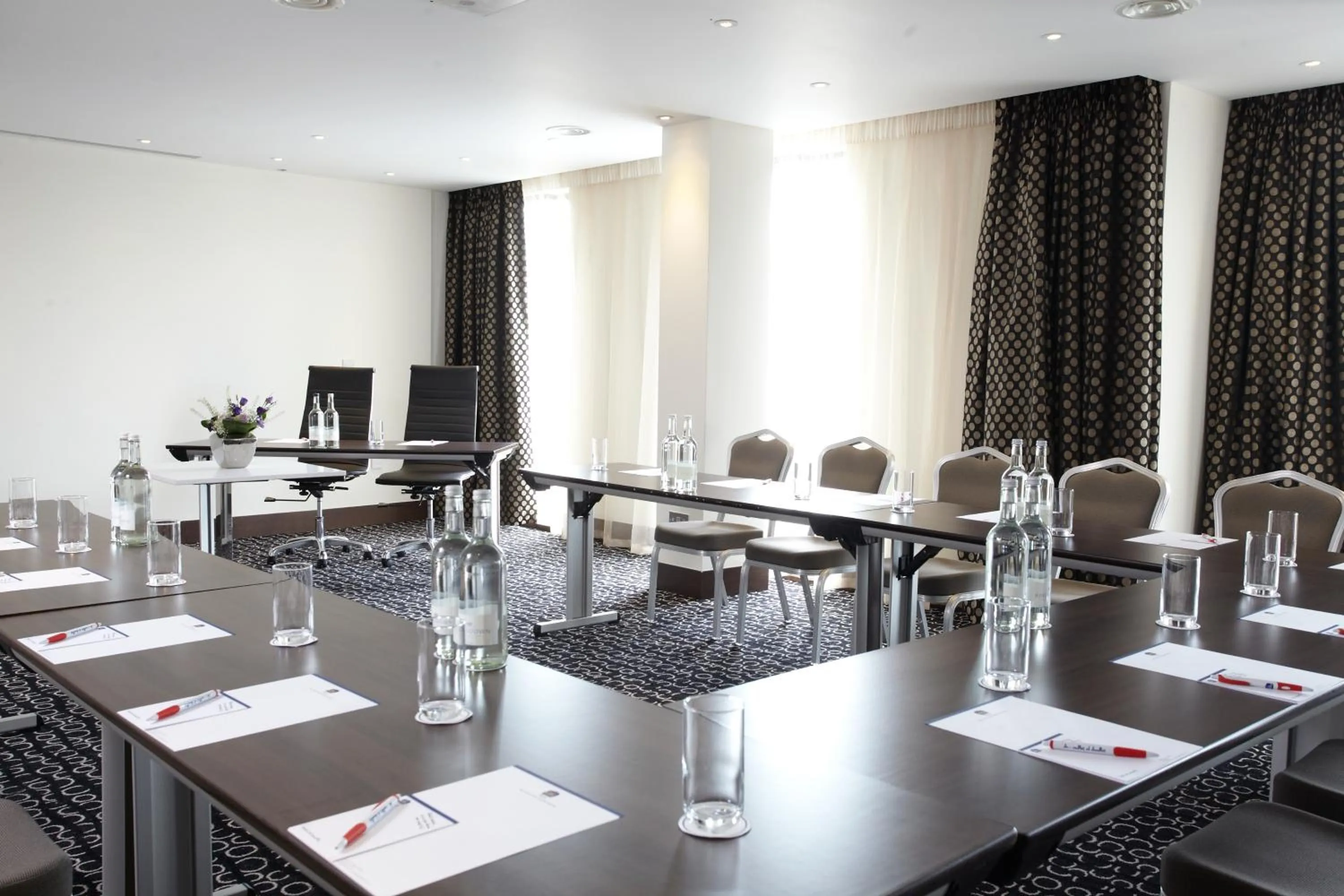 Business facilities in Park Grand Heathrow