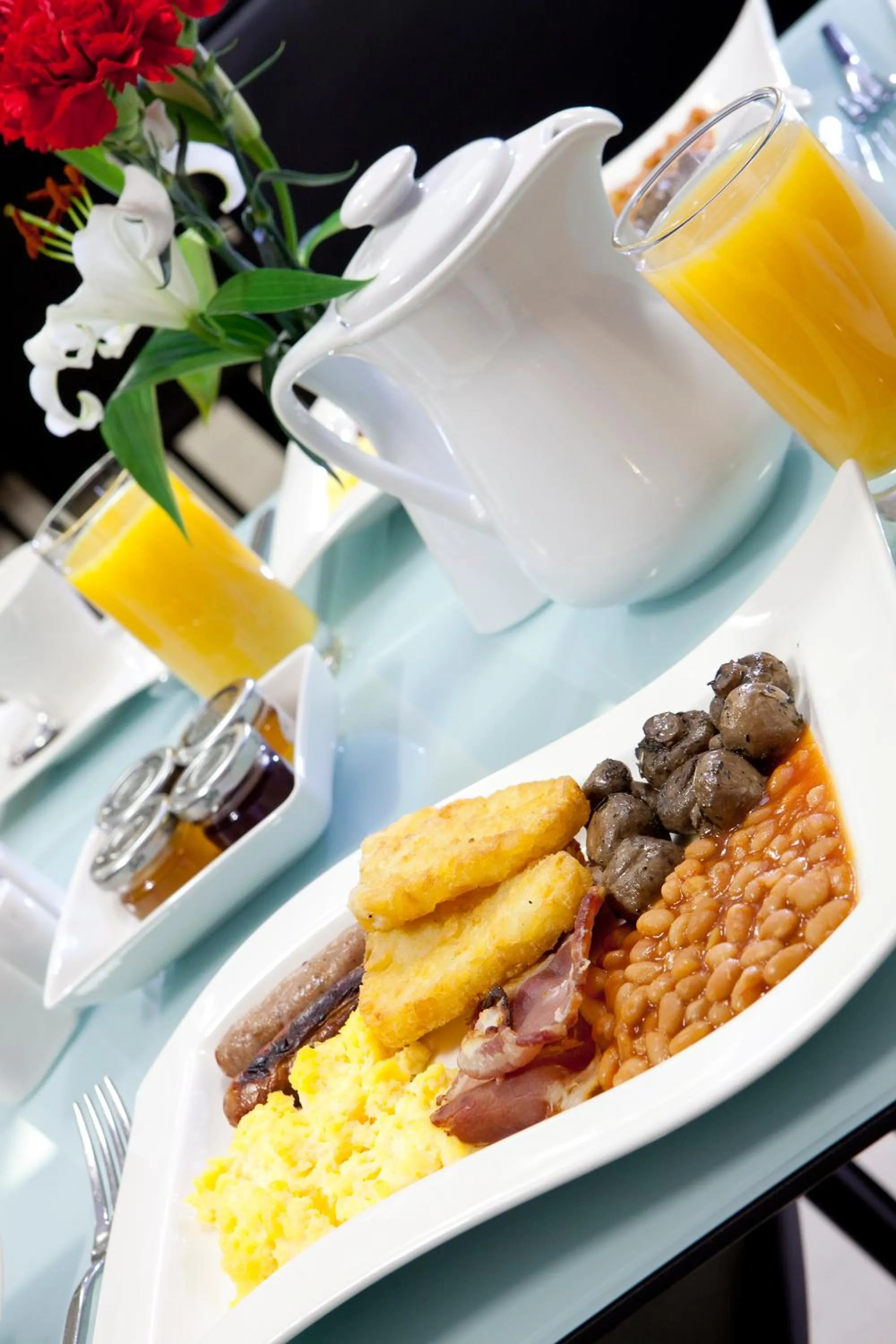 Food and drinks in Park Grand Heathrow