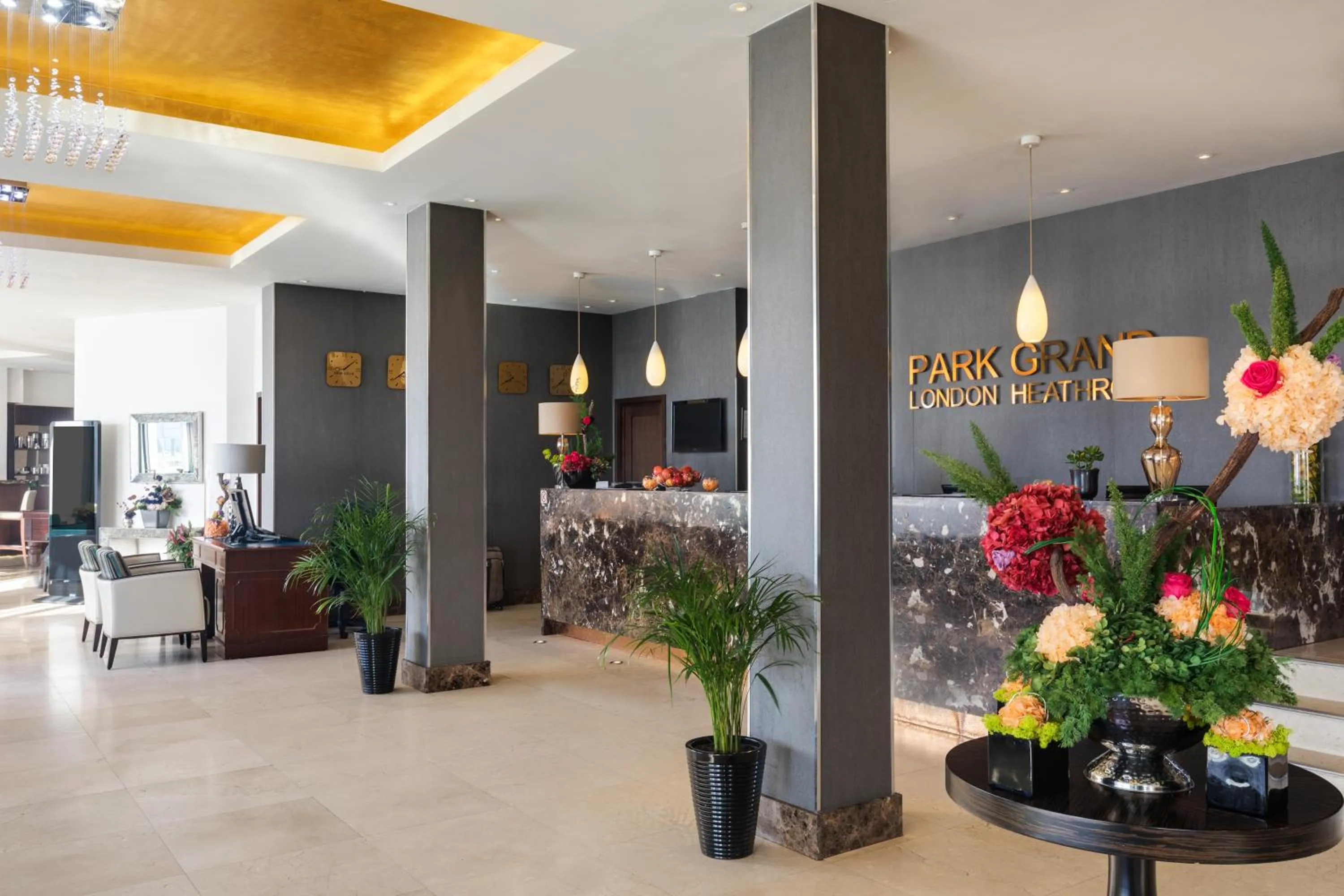 Lobby or reception in Park Grand Heathrow