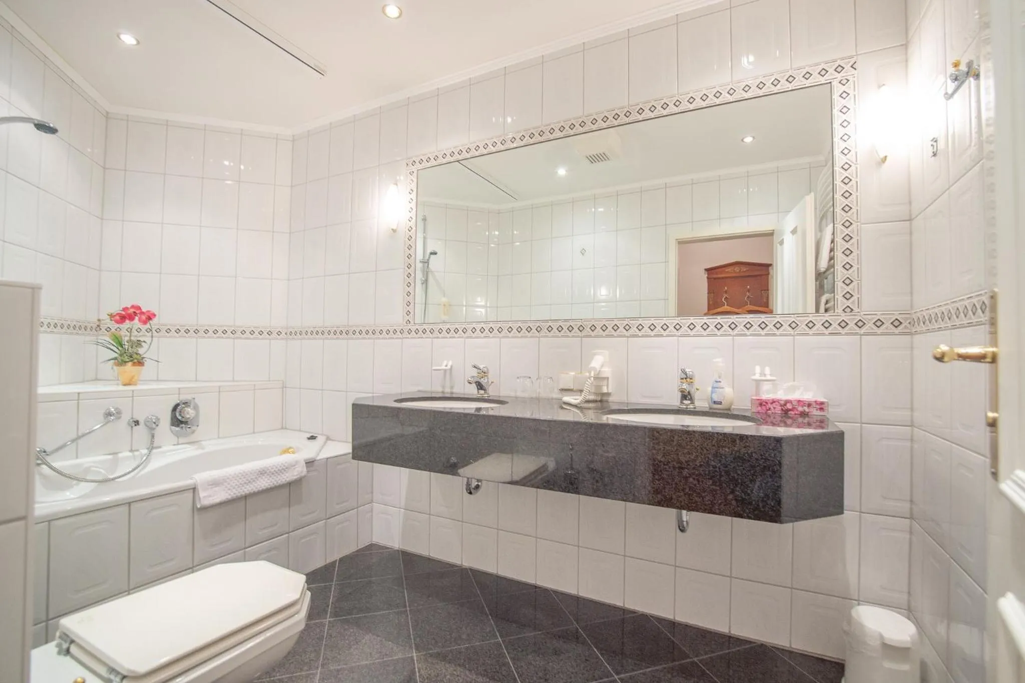 Toilet in Hotel Residenz Rennhack