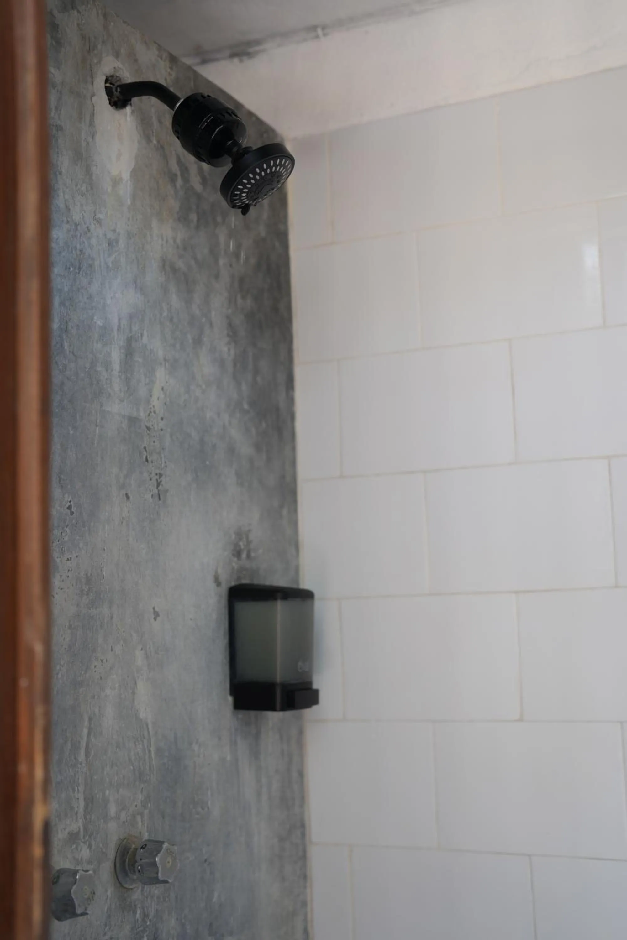 Shower in Mapache Hostel