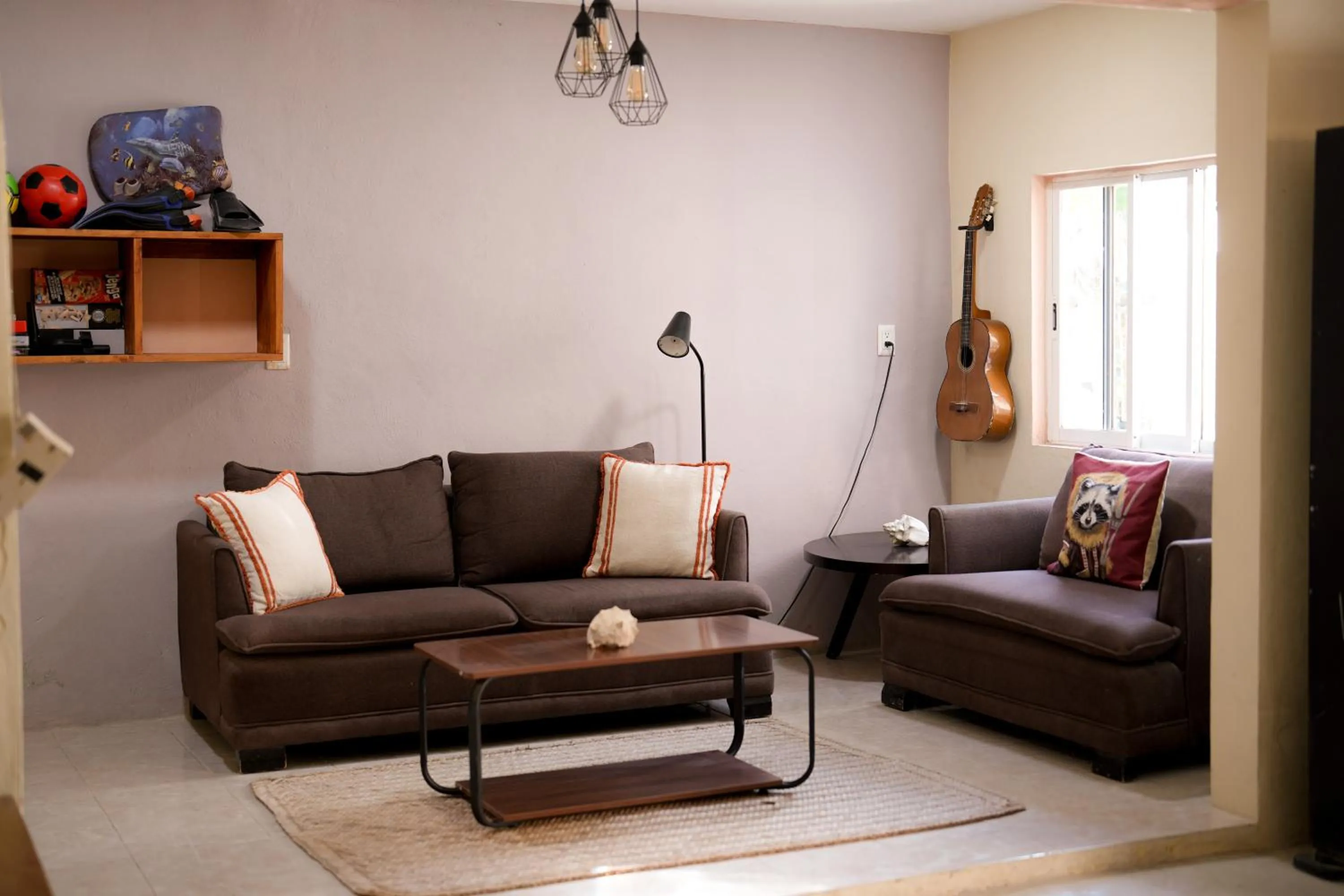 Living room in Mapache Hostel