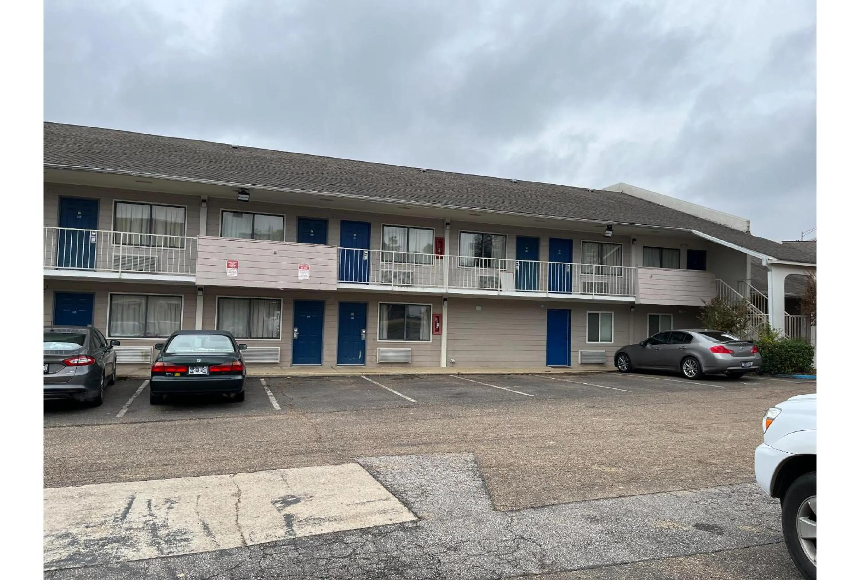 Property building in Motel 6 Millington TN