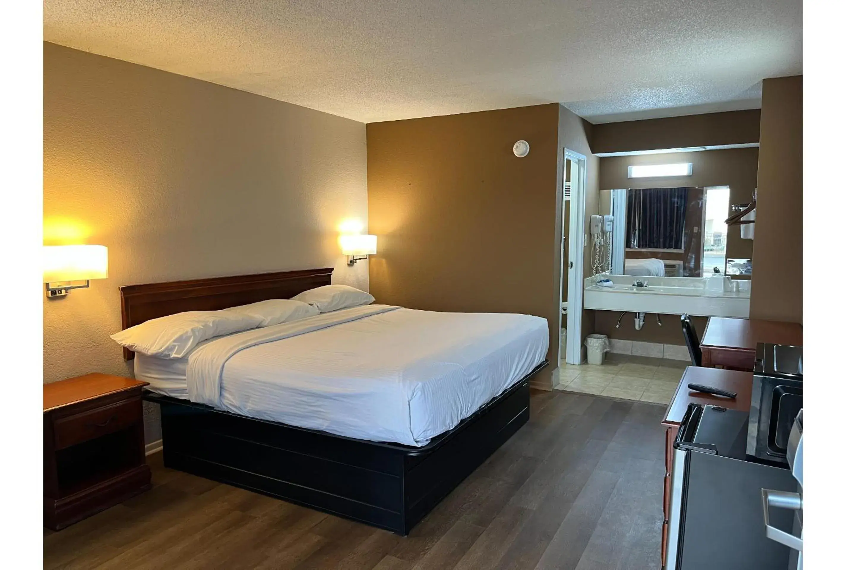 King Room - Non-Smoking in Motel 6 Millington TN King Room - Non-Smoking in Motel 6 Millington TN