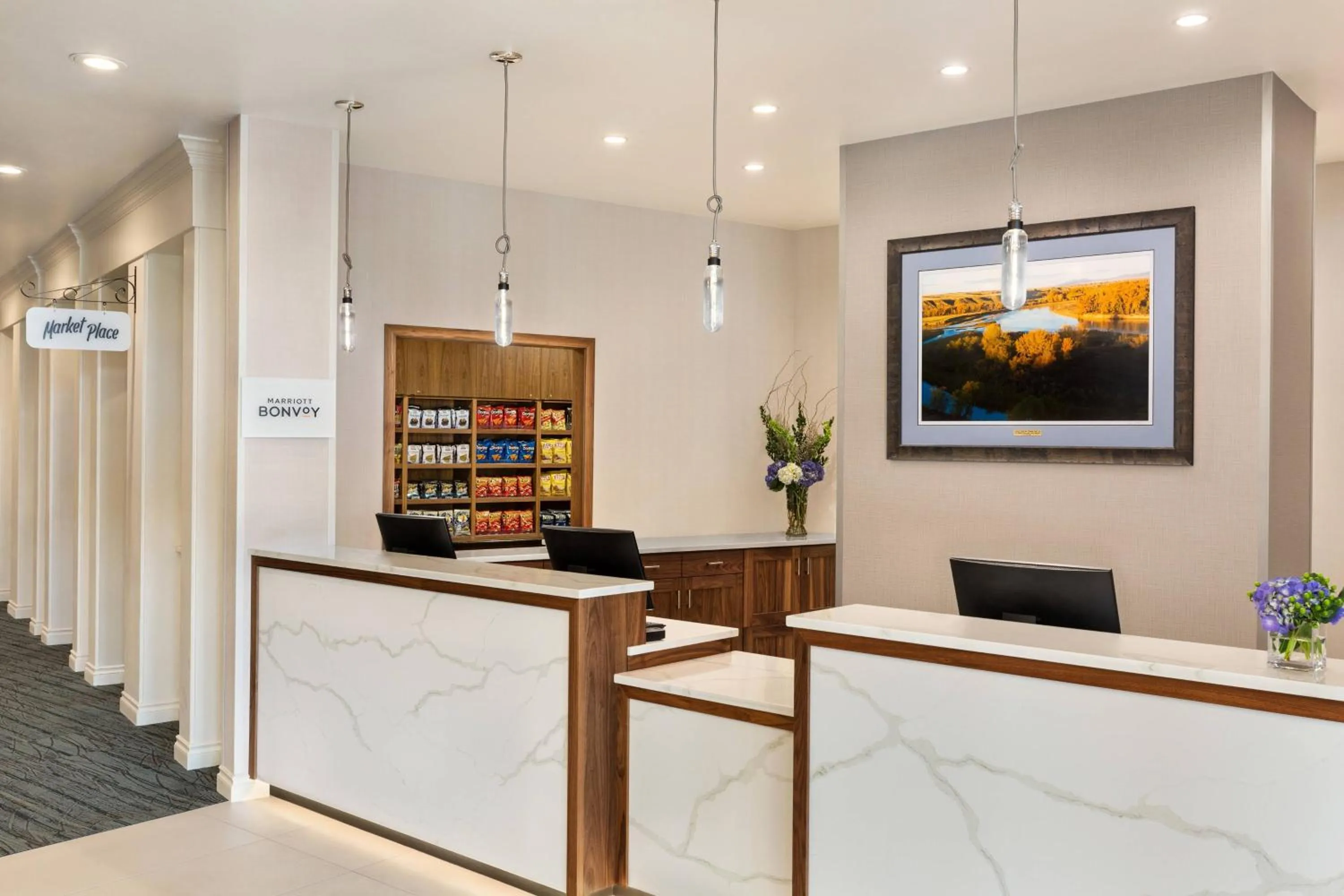 Lobby or reception in Delta Hotels by Marriott Helena Colonial