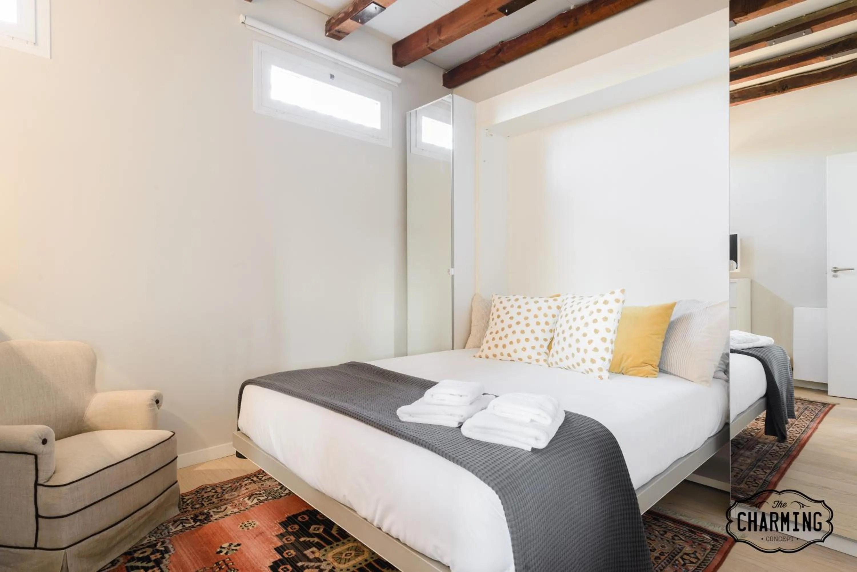 Bedroom, Bed in Charming Reina Sofía