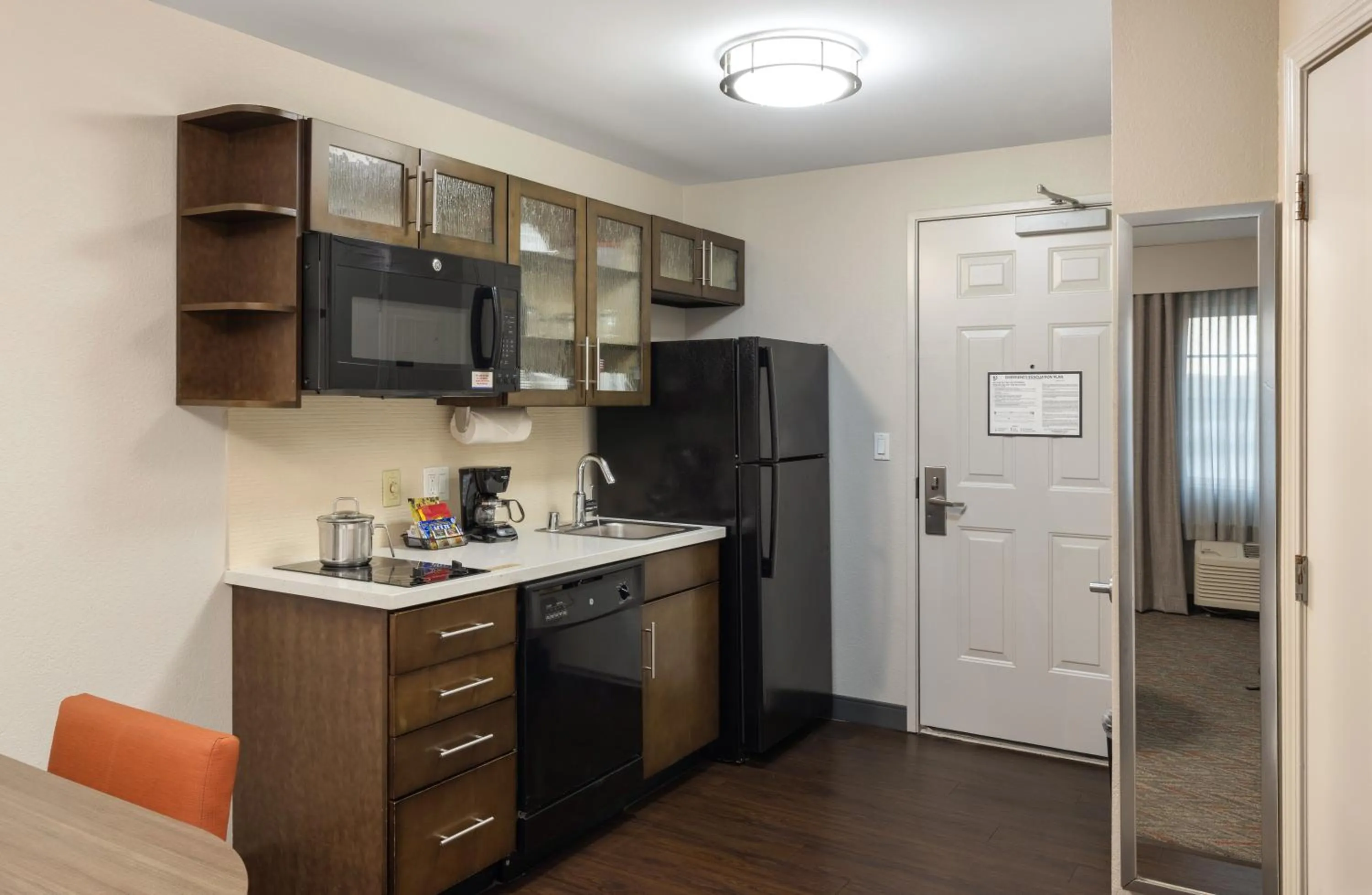 Kitchen or kitchenette in Candlewood Suites Anaheim - Resort Area by IHG