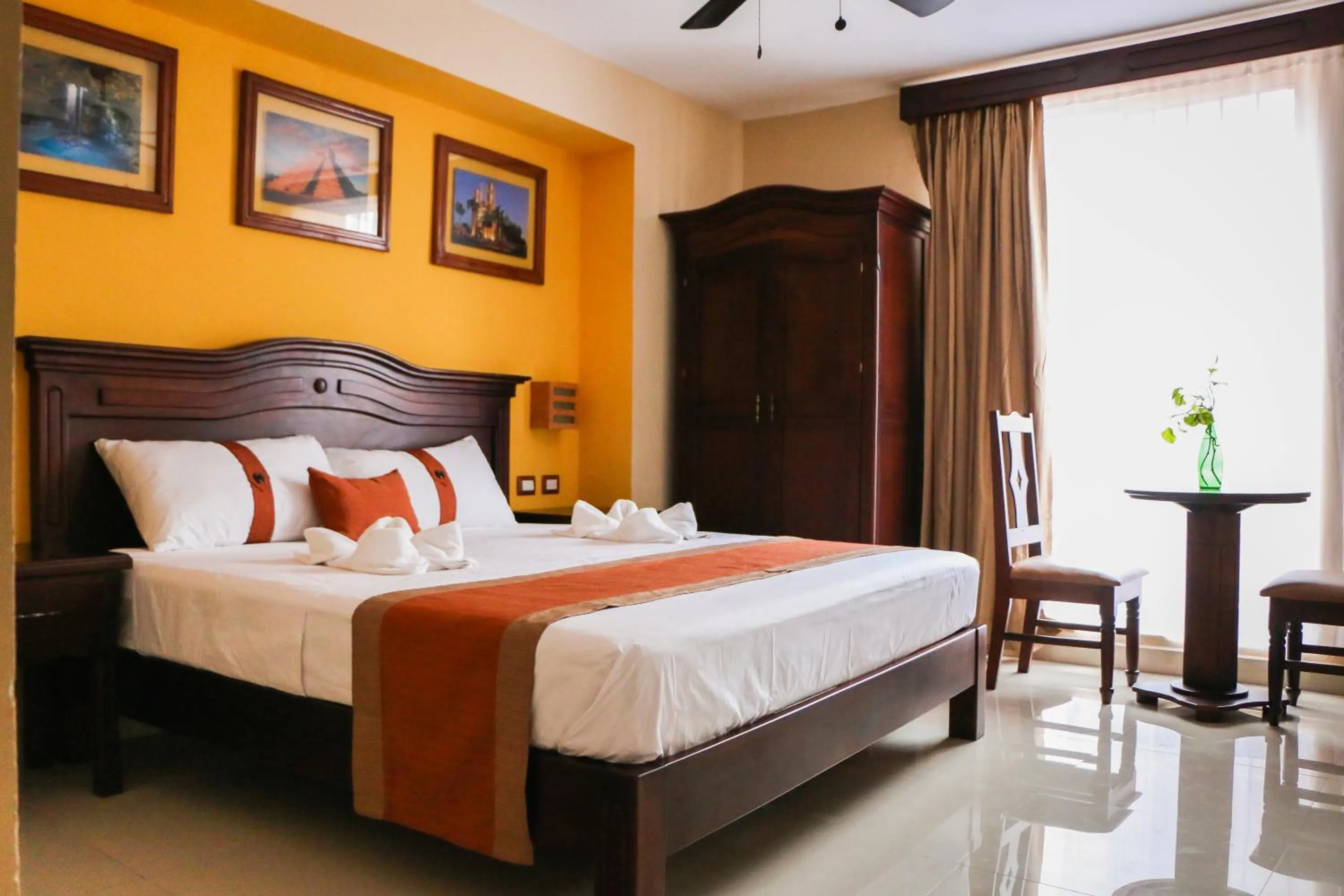 Photo of the whole room, Bed in Hotel Gayser