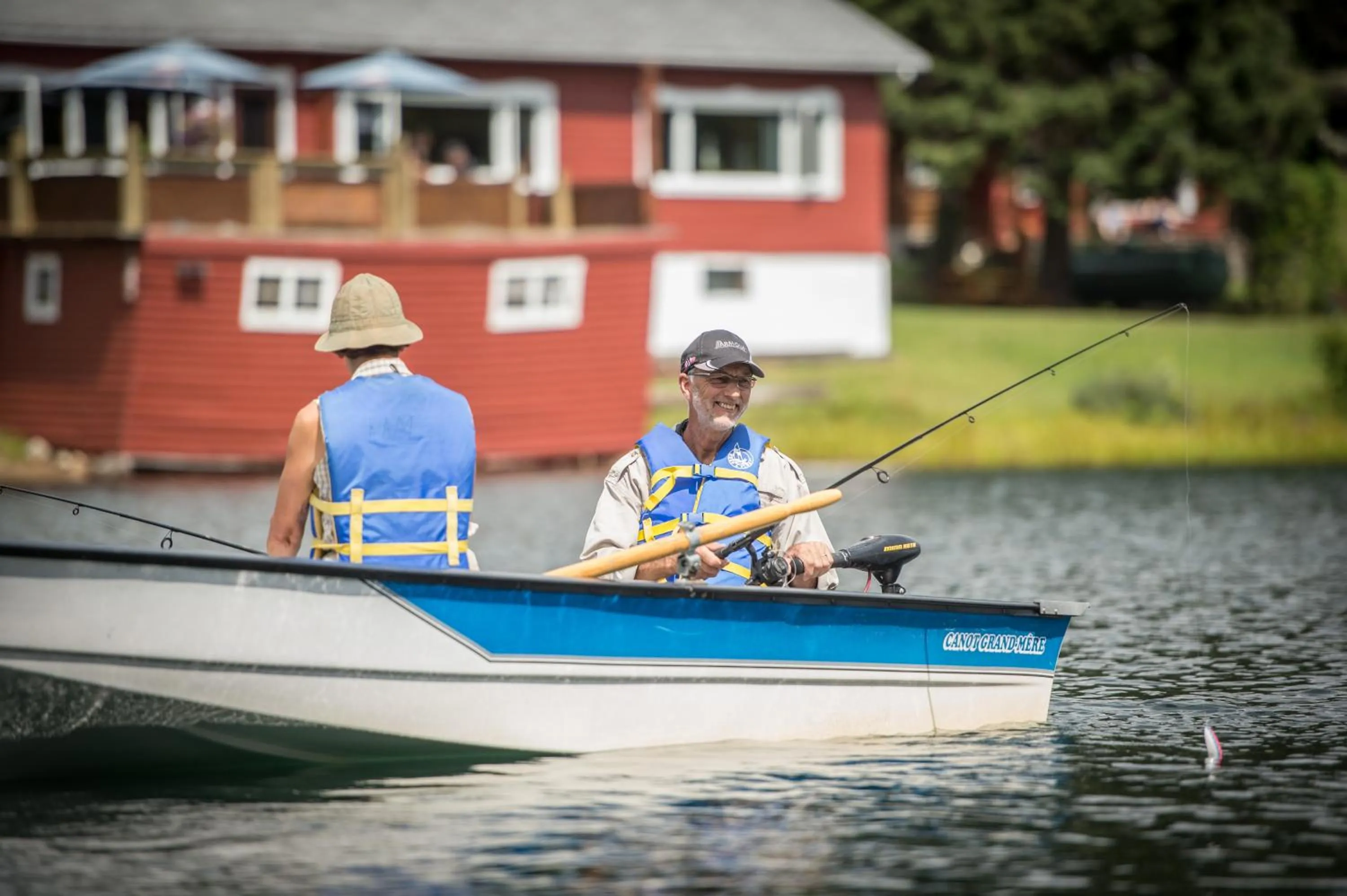 People in Kan-à-Mouche Pourvoirie Auberge et Chalets