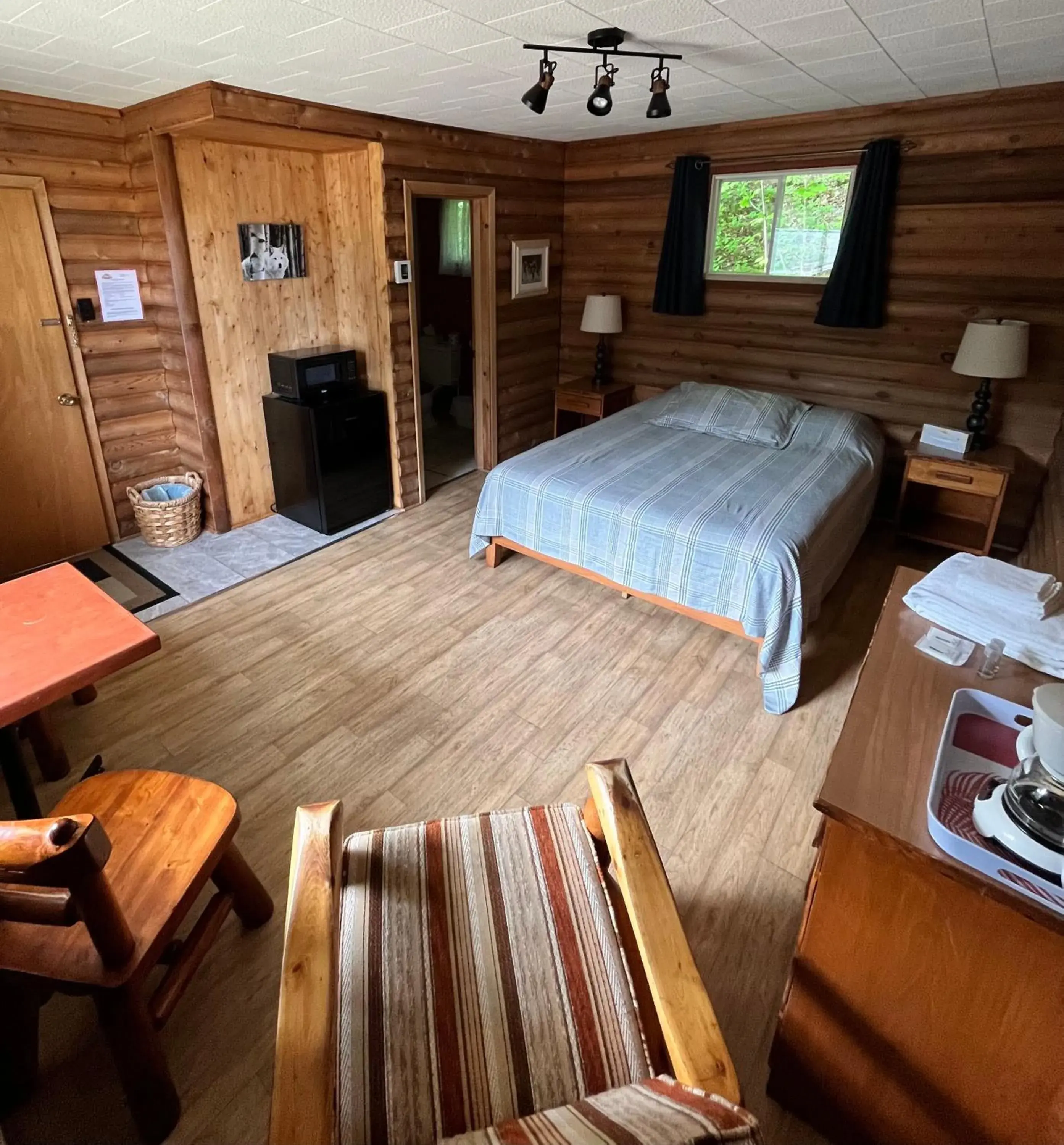 Double Room in Kan-à-Mouche Pourvoirie Auberge et Chalets Double Room in Kan-à-Mouche Pourvoirie Auberge et Chalets