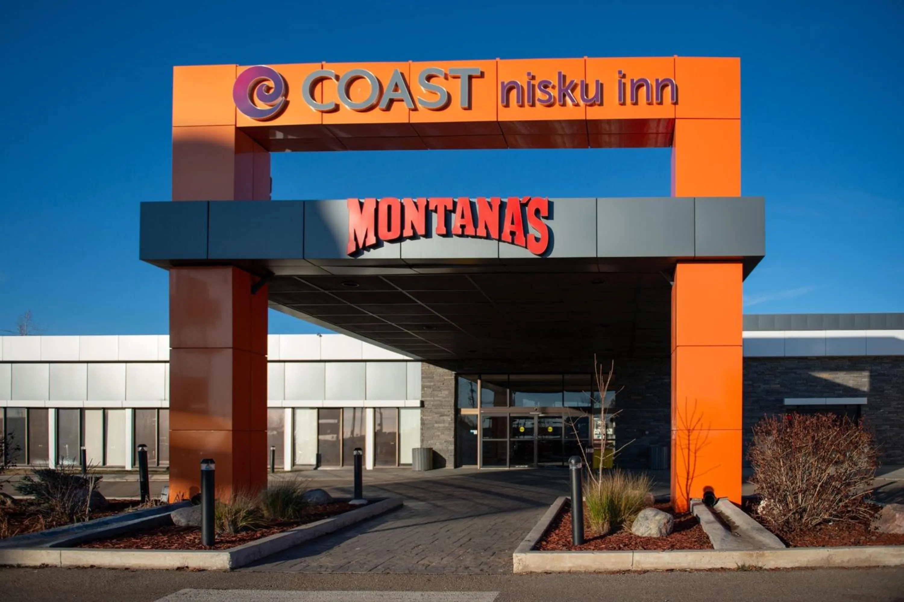 Property building in Coast Nisku Inn & Conference Centre