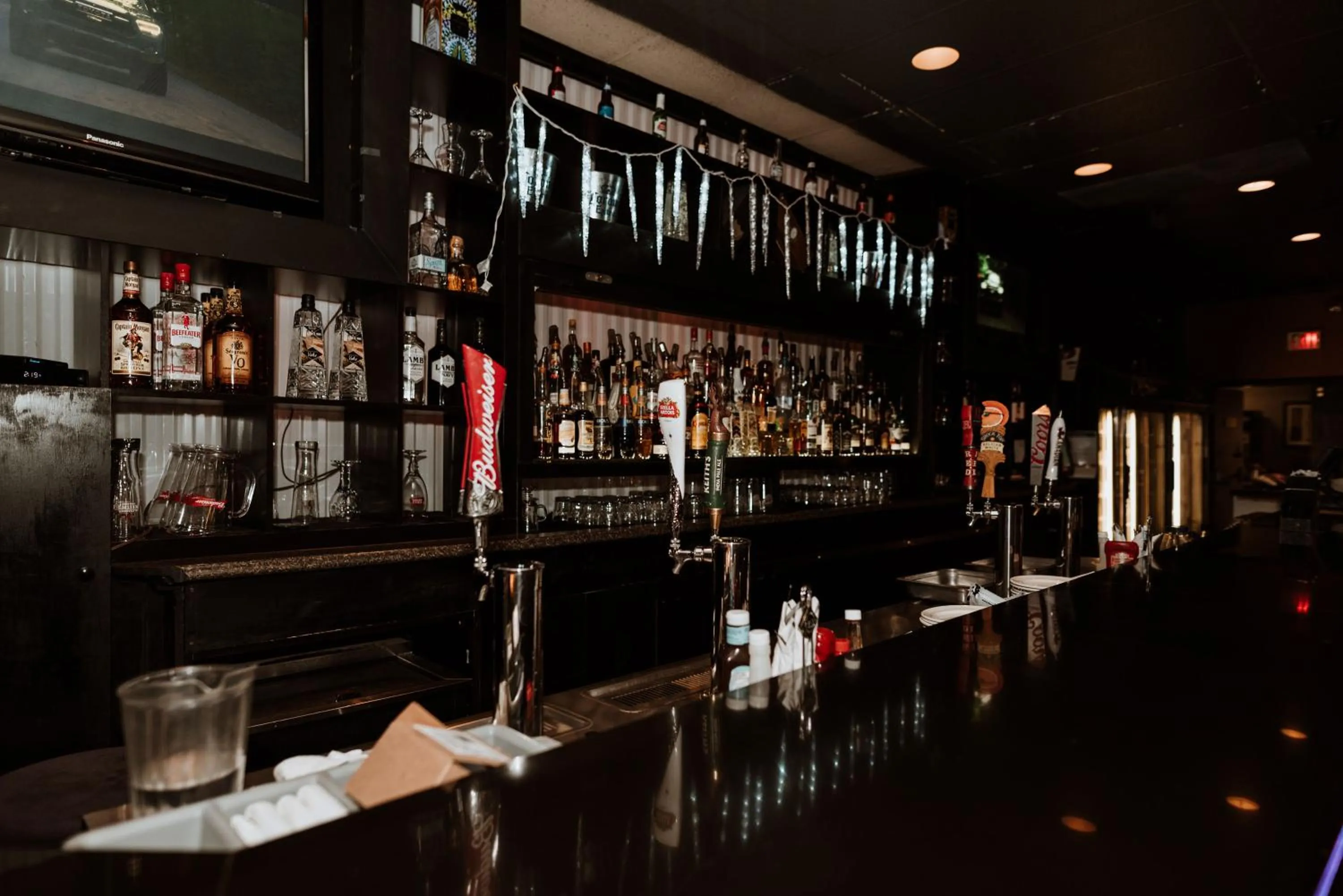 Drinks in Coast Nisku Inn & Conference Centre